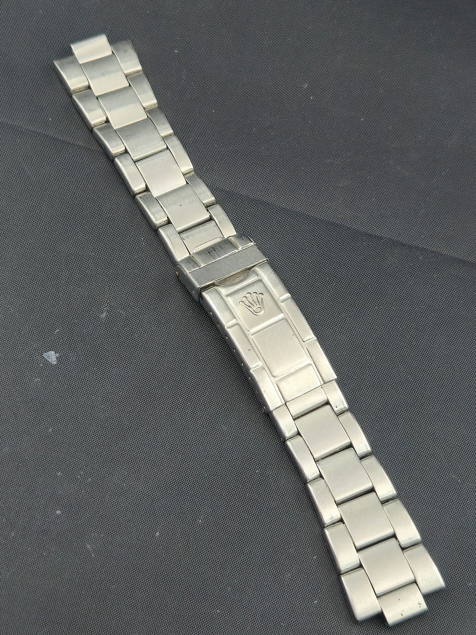 Rolex Oyster Bracelet 62523H.18 All Stainless Steel 19mm w/ Clasp Swiss Made: Up for auction is a genuine Rolex Oyster bracelet, stamped 62523H.18, crafted in all stainless steel. Though the reference is commonly associated with two-tone models, this example is stamped Steelino