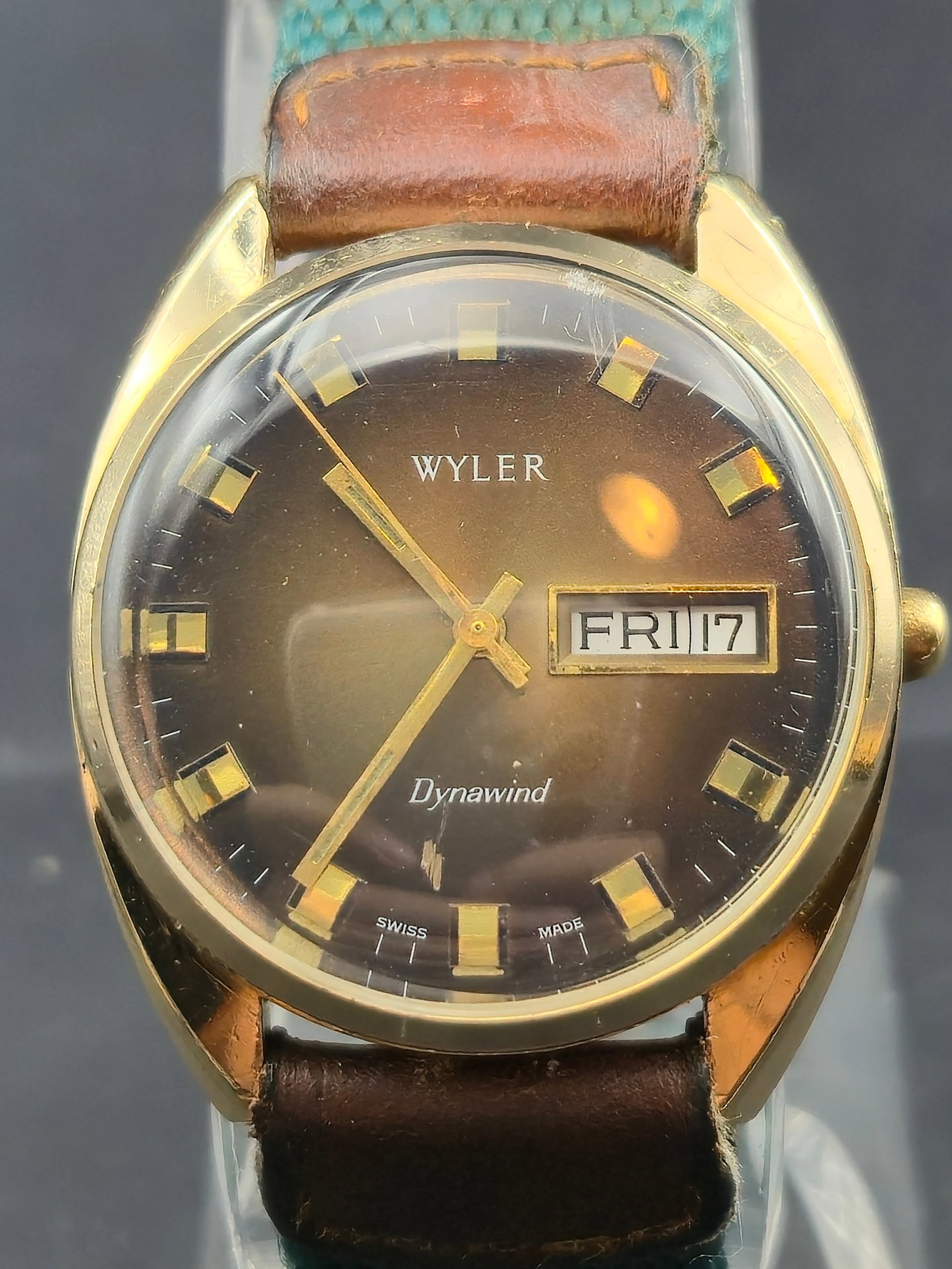 1960s Wyler Dynawind Automatic 35mm Gold-Plated Wristwatch w/ Day-Date Incaflex Balance (1 of 10)