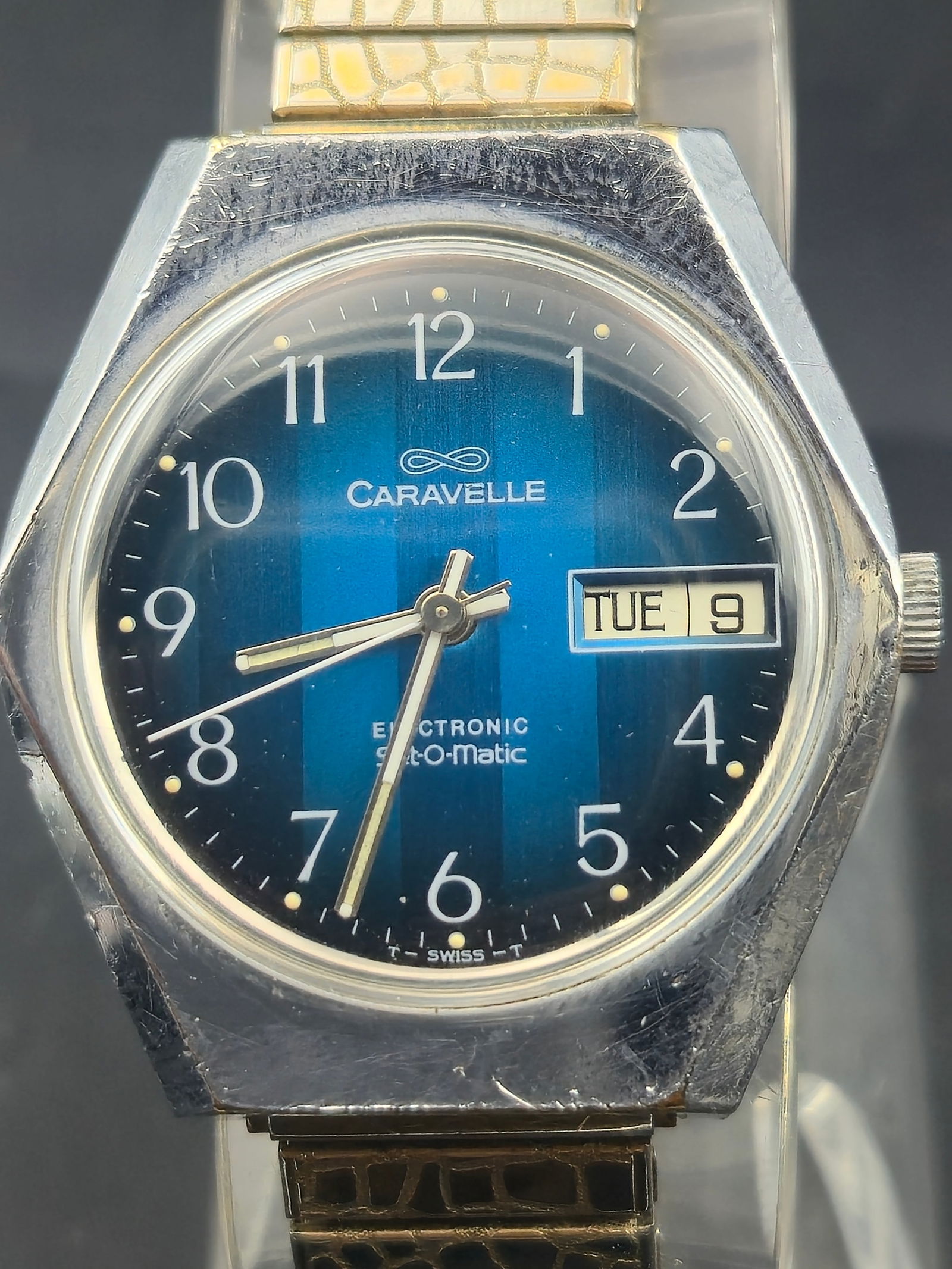 1976 Caravelle Electronic Set-O-Matic 36mm Blue Dial Men’s Watch (1 of 7)