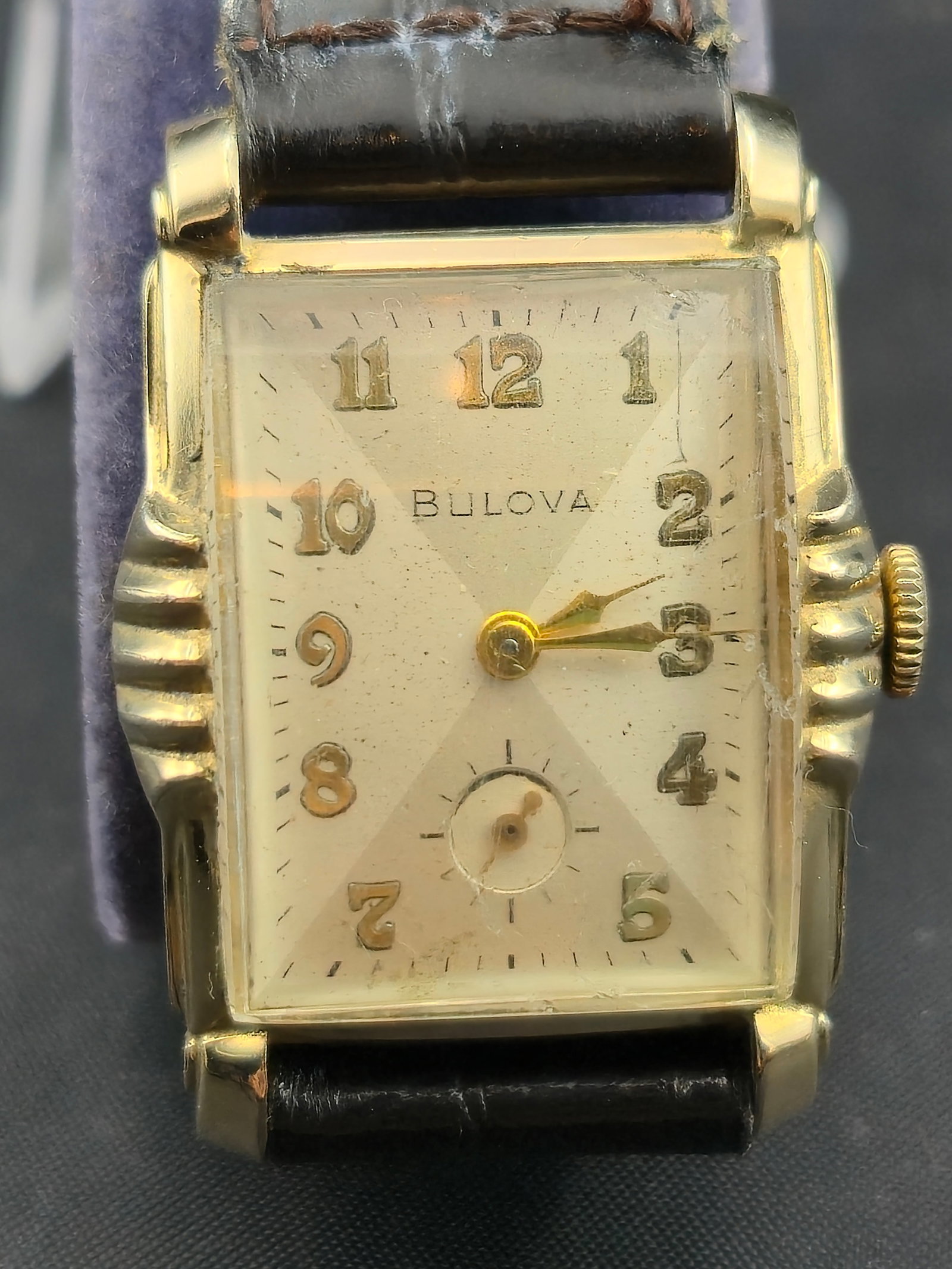 1953 Bulova 21J “President” Style 10K GF 26mm Manual Wind Wristwatch (1 of 8)