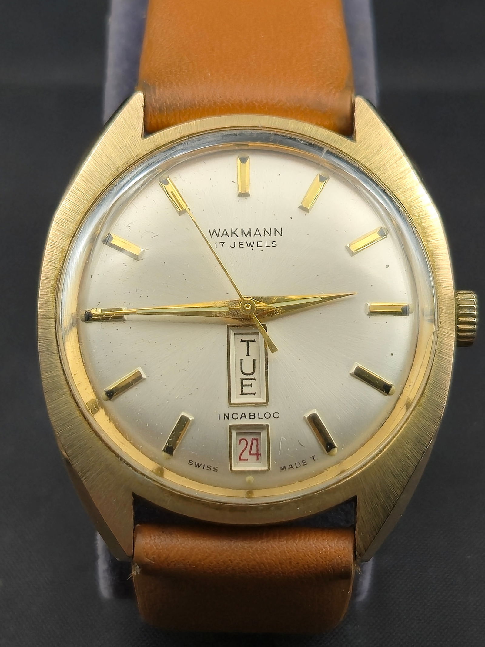 1960s Wakmann Swiss Day-Date Wristwatch 34mm Gold-Plated Case, 17J Manual Wind (1 of 10)