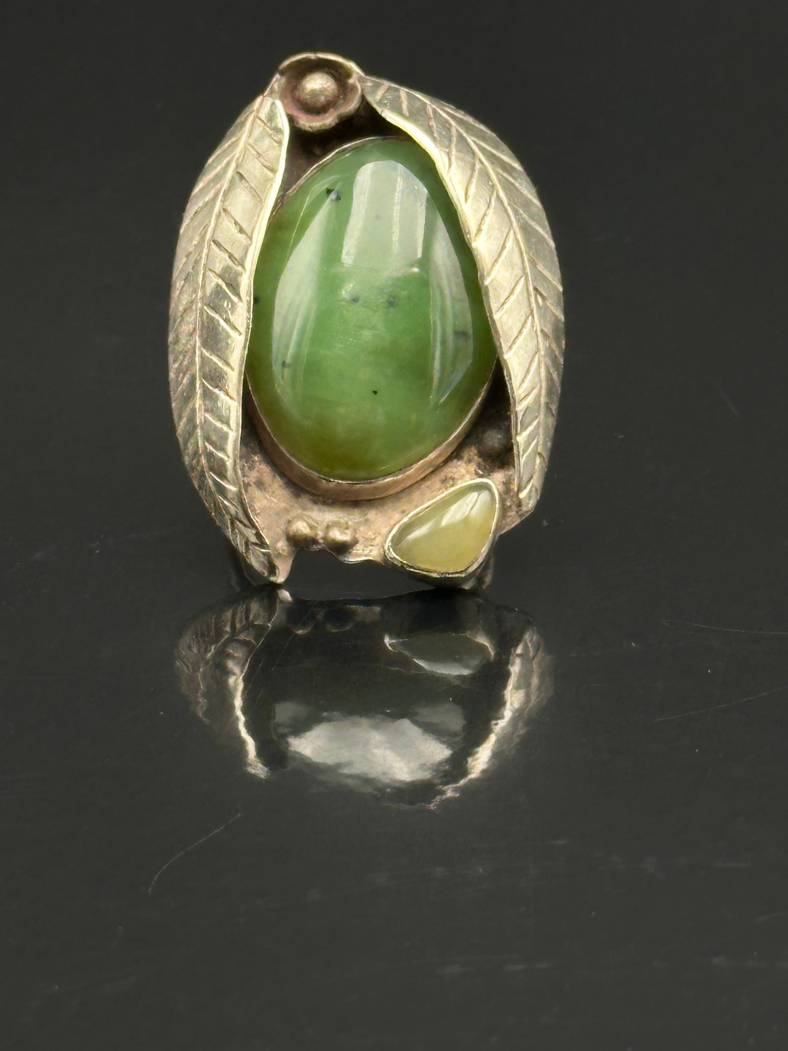 Vintage Navajo Sterling Silver & Green Stone Ring, Signed “AB,” Size 7.5, 32.4g (1 of 10)