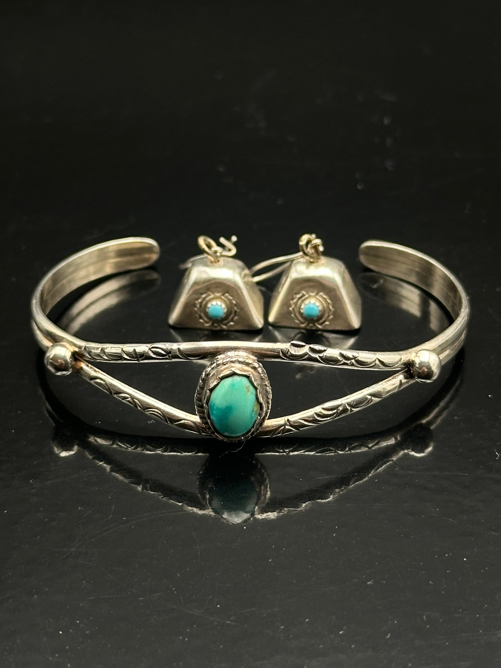 Vintage Sterling Silver & Turquoise Cuff Bracelet with Matching Pyramid Earrings, 12.6g (1 of 10)