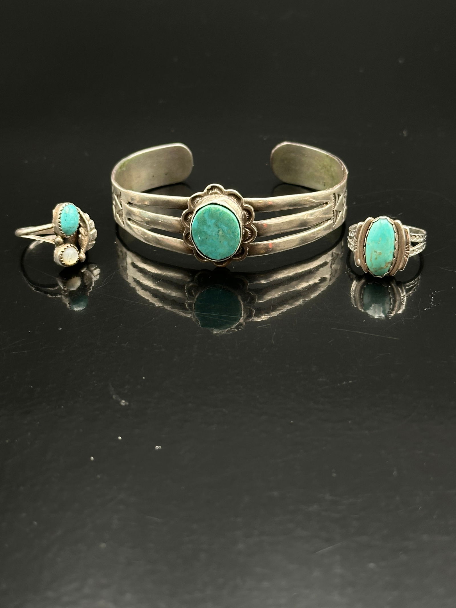 Vintage Sterling Silver Southwestern Turquoise Cuff Bracelet with Two Matching Rings – 27.6g (1 of 14)