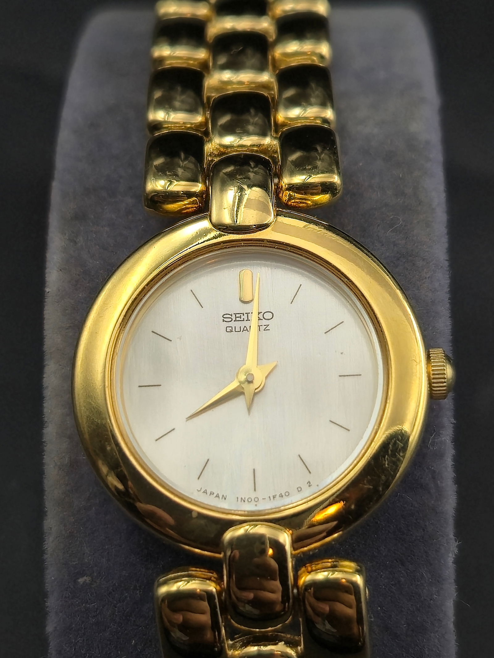 Seiko 1N00-0D79 Ladies Quartz Watch – 21mm Gold-Tone Round Case & Bracelet, New Battery, Runs (1 of 8)