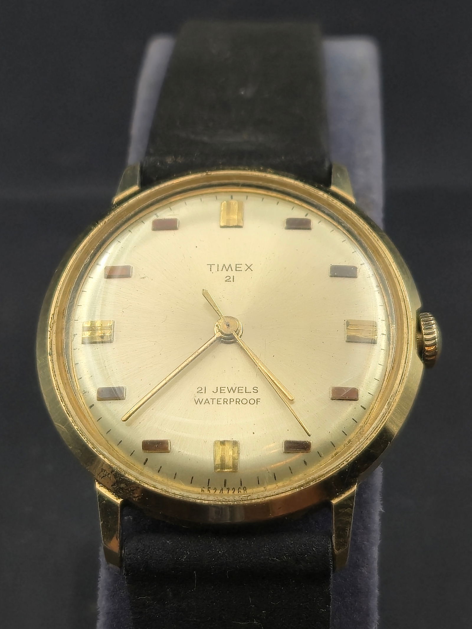 Vintage Timex 21 Jewel Men’s Wristwatch – 33mm Gold-Tone Waterproof Mechanical, Running (1 of 7)