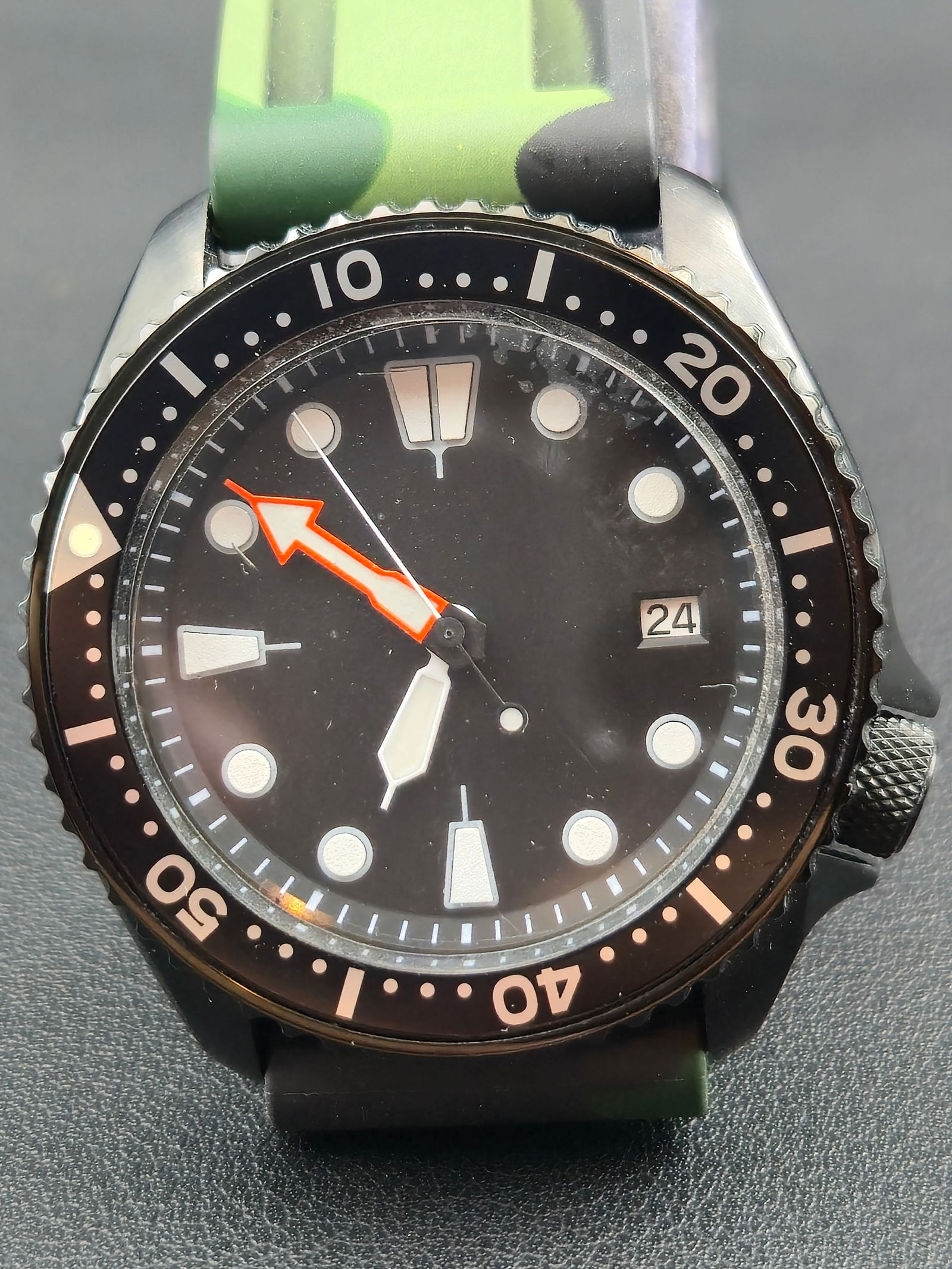 San Martin Automatic Diver 42mm w/ NH35A 24J Movement, Black Dial & Camo Strap, Running (1 of 9)