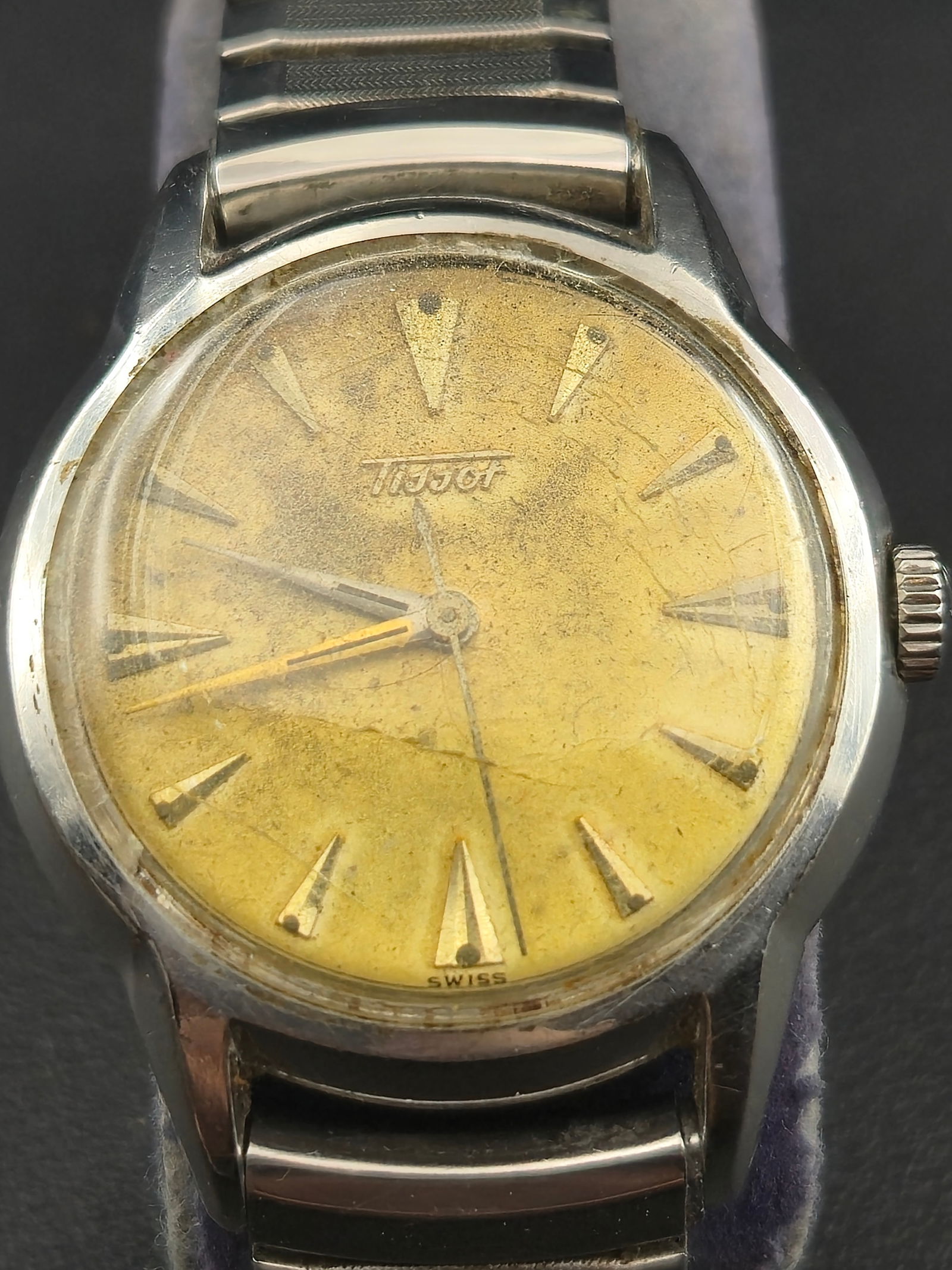 Tissot Swiss Automatic 32mm Vintage Wristwatch w/ Speidel Band, Runs Needs Crystal: Up for auction is a vintage Tissot Swiss wristwatch, powered by a CHs Tissot & Fils 17-jewel manual wind movement (serial no. 3900561). The stainless steel case measures 32.6mm and is signed inside th