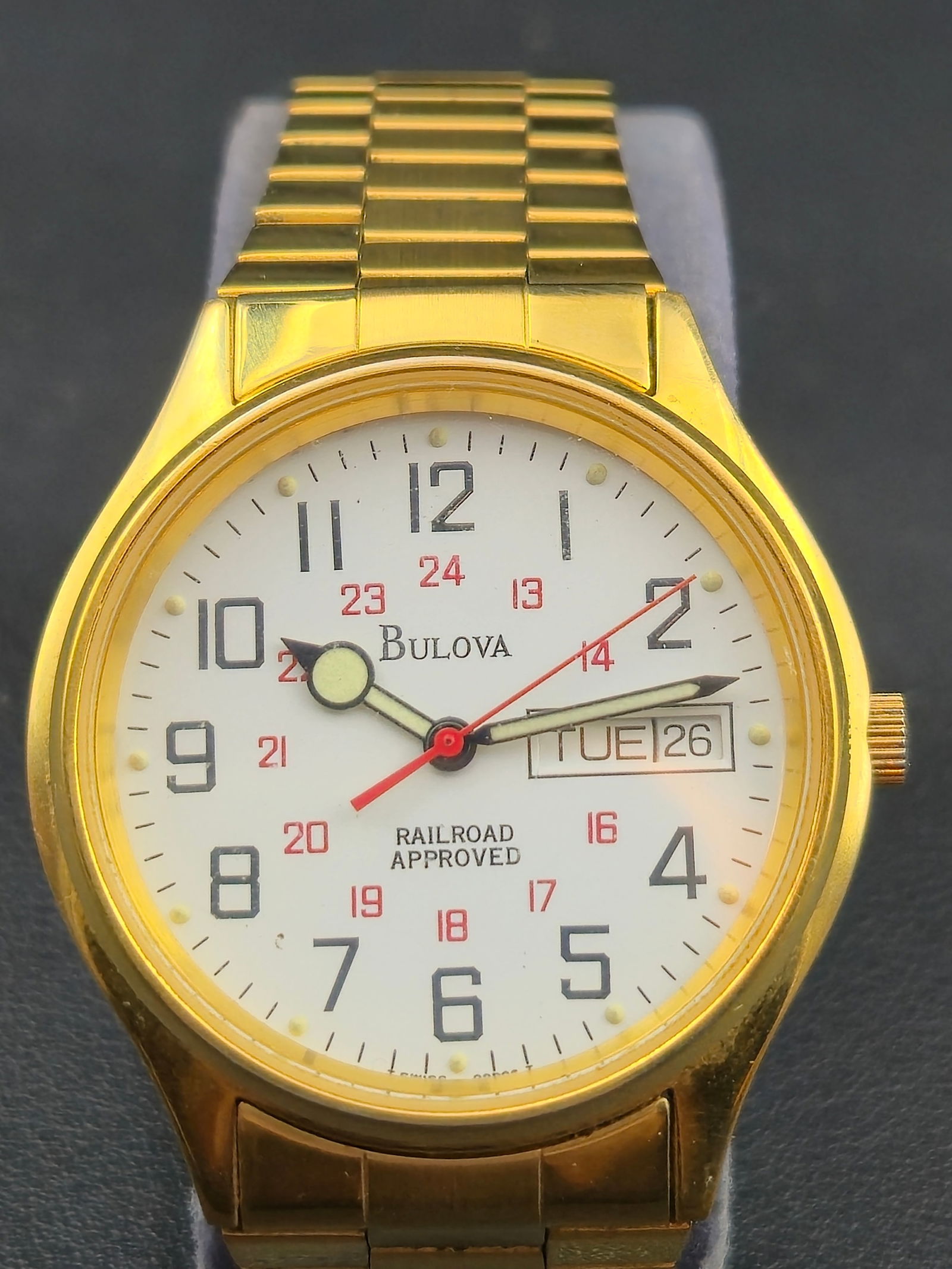1994 Bulova Railroad Approved 35mm Gold-Tone Quartz Day-Date Watch Running (1 of 8)
