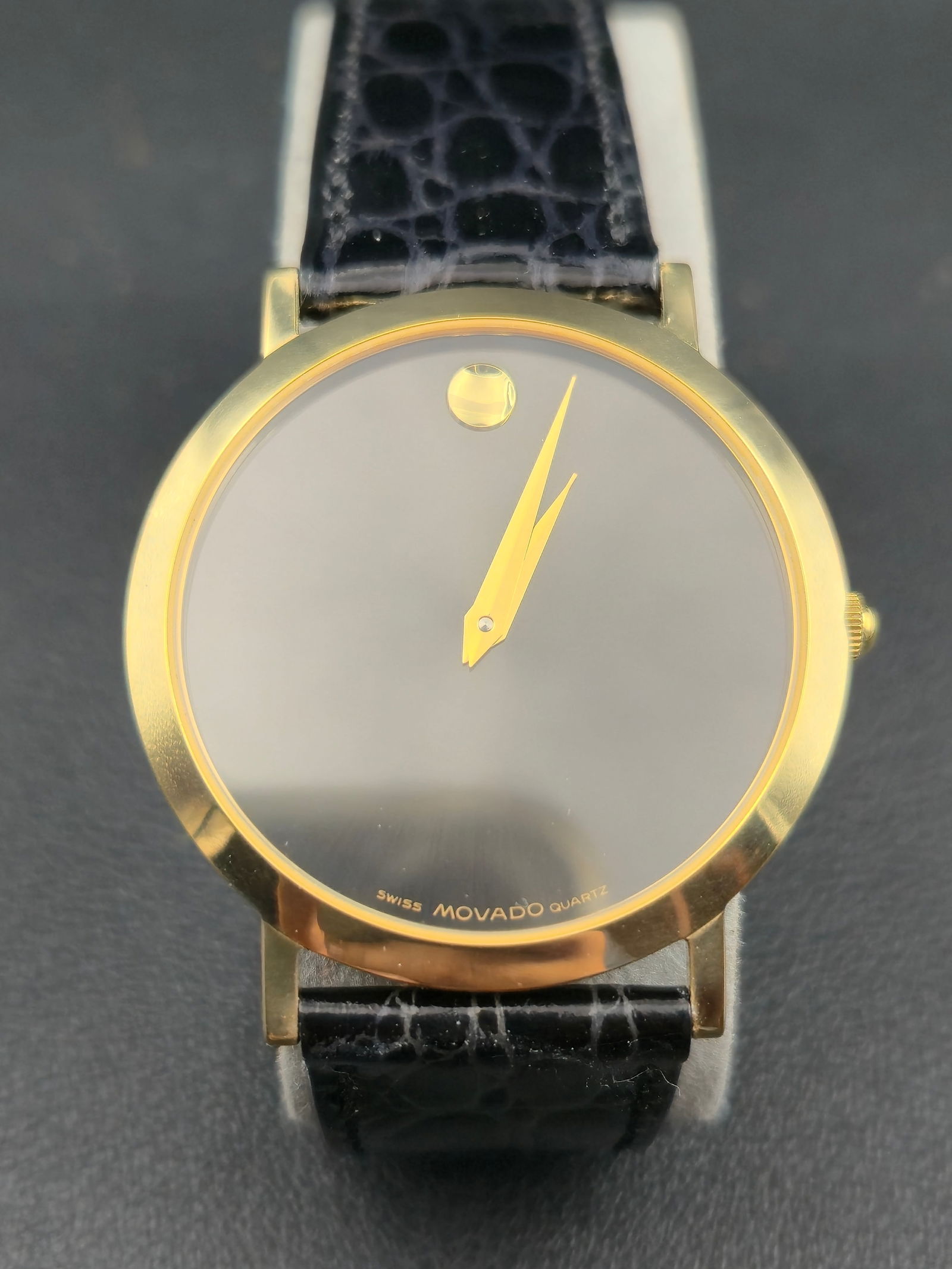 Movado Museum Classic 87-E4-0892 Gold-Tone 38mm Quartz Watch NOS Full Set Box & Papers (1 of 12)