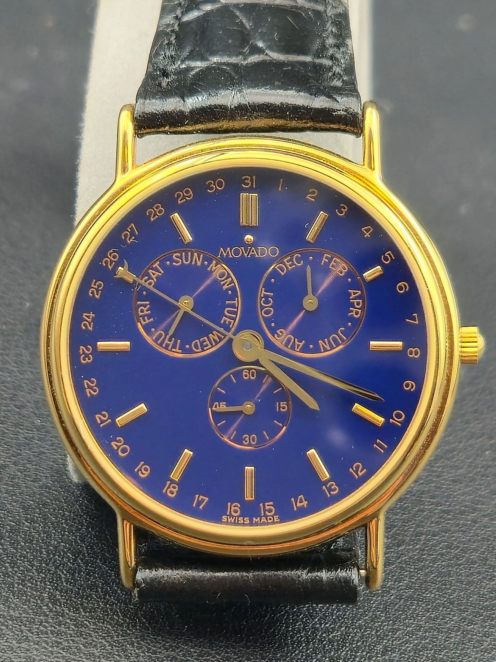 Movado 87.03.862 Blue Dial Triple Calendar 33mm Gold-Tone Quartz Watch NOS Full Set Box & Papers (1 of 13)