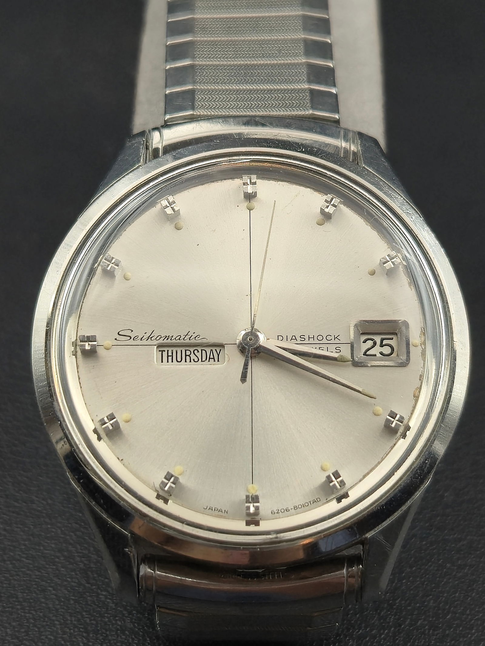 Vintage Seiko Seikomatic Weekdater 6206-8010 Automatic 35.7mm (1965): Vintage Seiko Seikomatic Weekdater automatic wristwatch featuring Seiko’s in-house 26-jewel Caliber 6206B movement with both day and date display. The silver sunburst dial displays applied faceted h