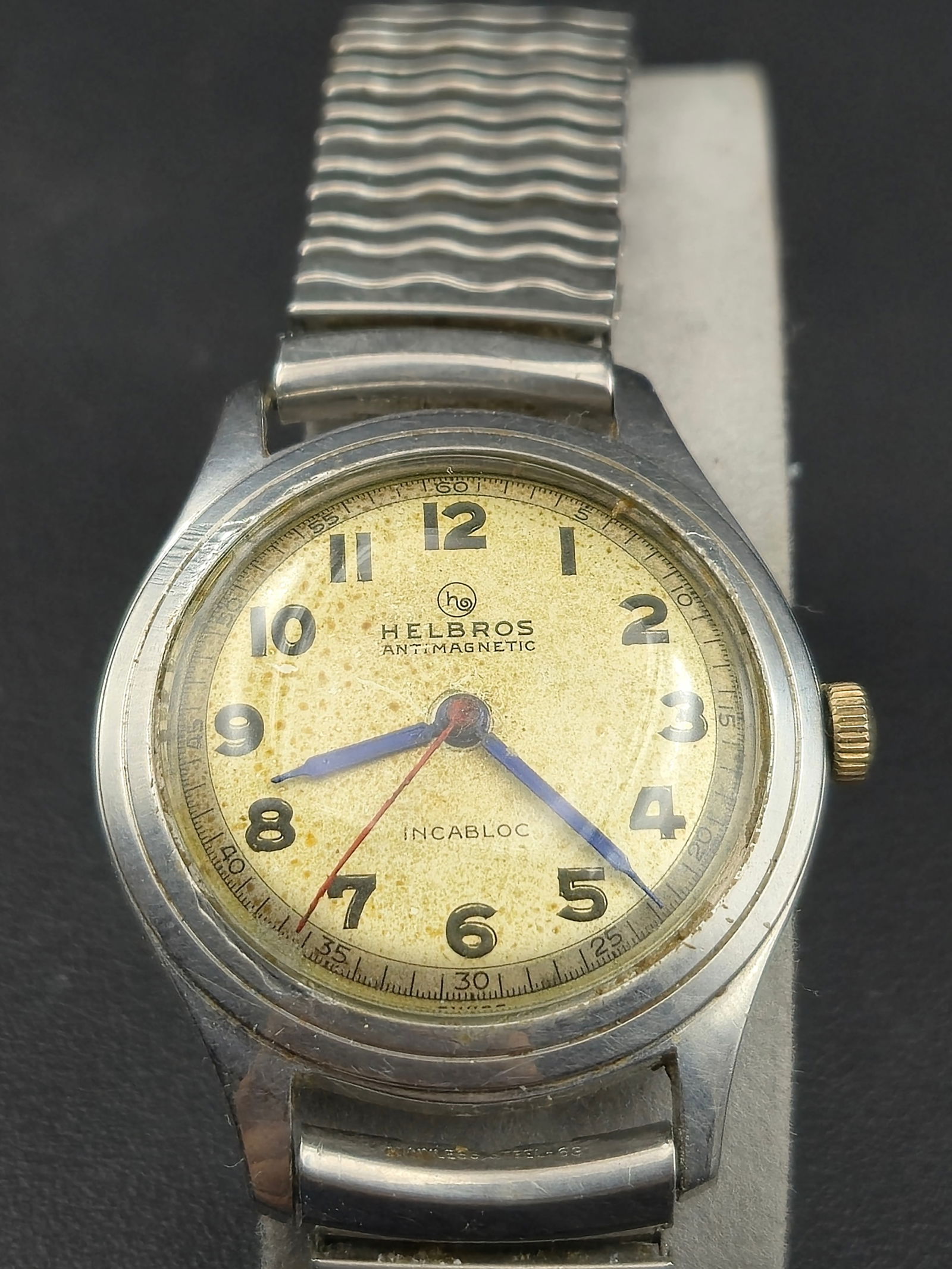 1950s Helbros Antimagnetic Incabloc 17J Swiss Manual Wind 34mm (1 of 8)