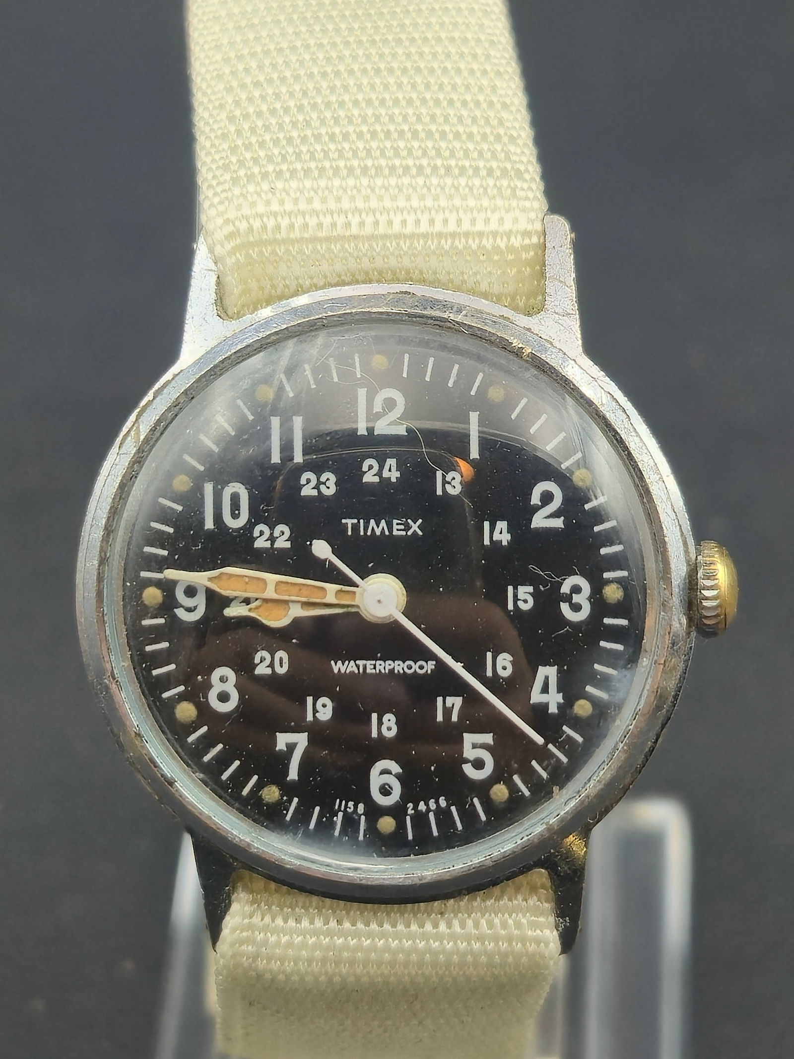 1960s Timex Waterproof 12/24 hr Military Field Watch 30mm (1 of 8)