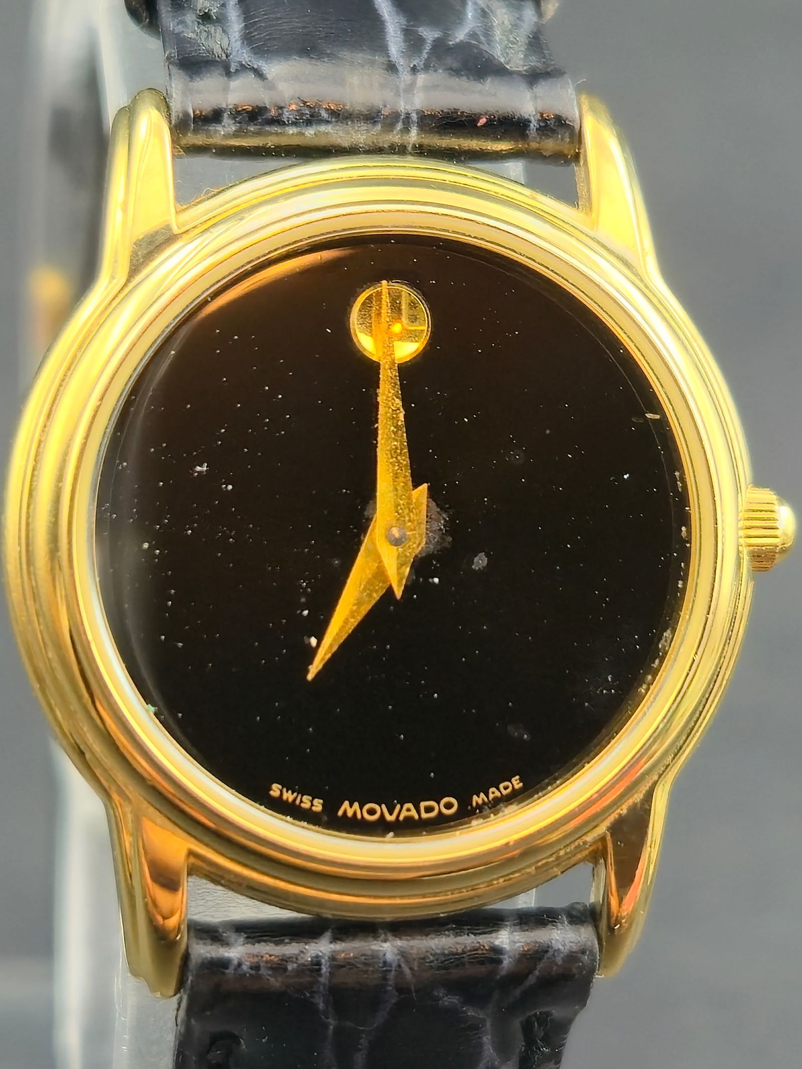 Movado Museum 87-E4-9840 Gold-Tone Black Dial Quartz Watch (1 of 7)
