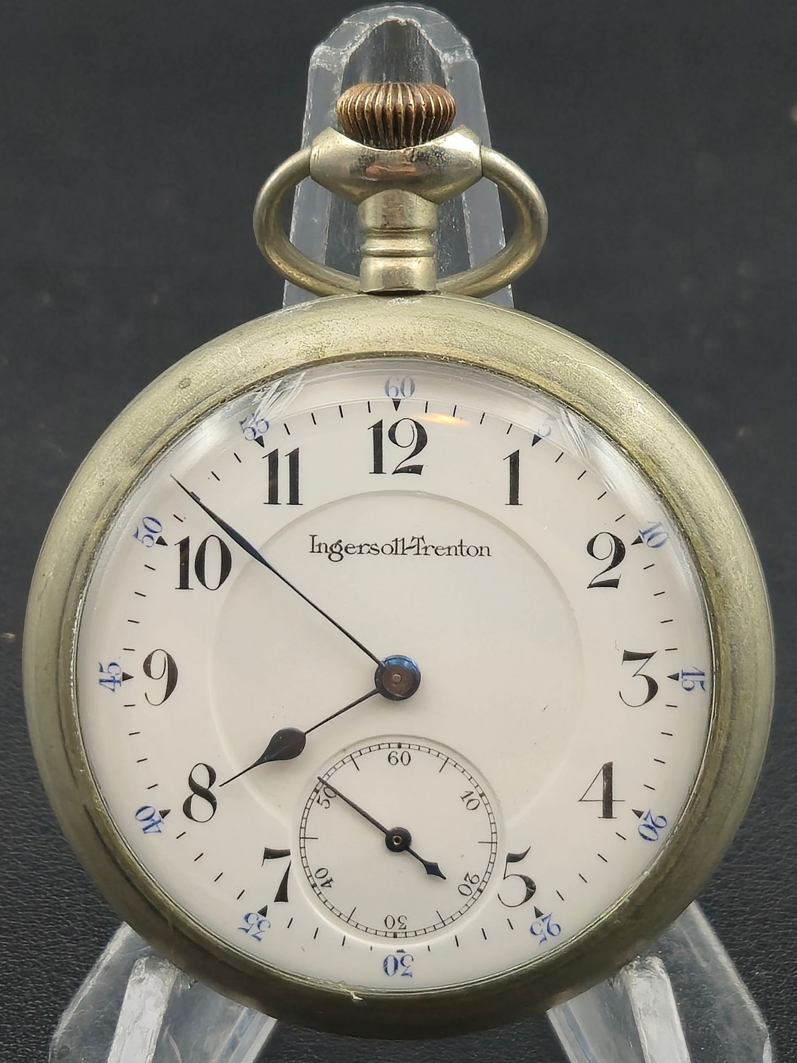c.1900 Ingersoll-Trenton 15J Pocket Watch – Nickel Silver Case – Enamel Dial – Running: Antique Ingersoll-Trenton Watch Co. pocket watch, serial #3392447, manufactured circa 1900–1905 in New York, USA. This fine 15-jewel movement features a nickel finish with damaskeened bridges, screw