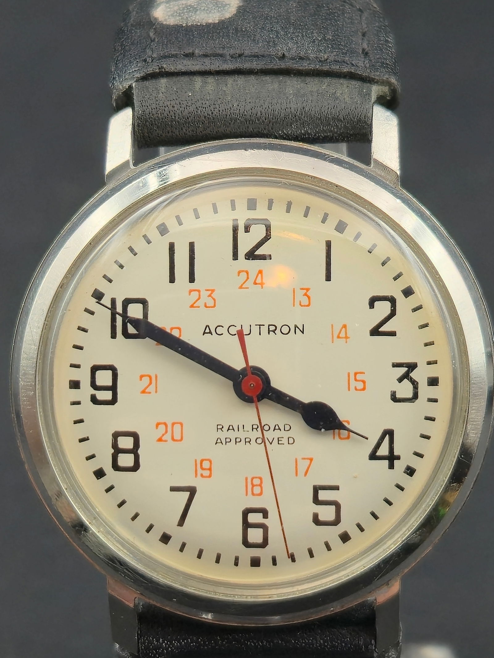Bulova Accutron 214H Railroad Approved Tuning Fork Watch (1972, 35.5 mm) (1 of 7)