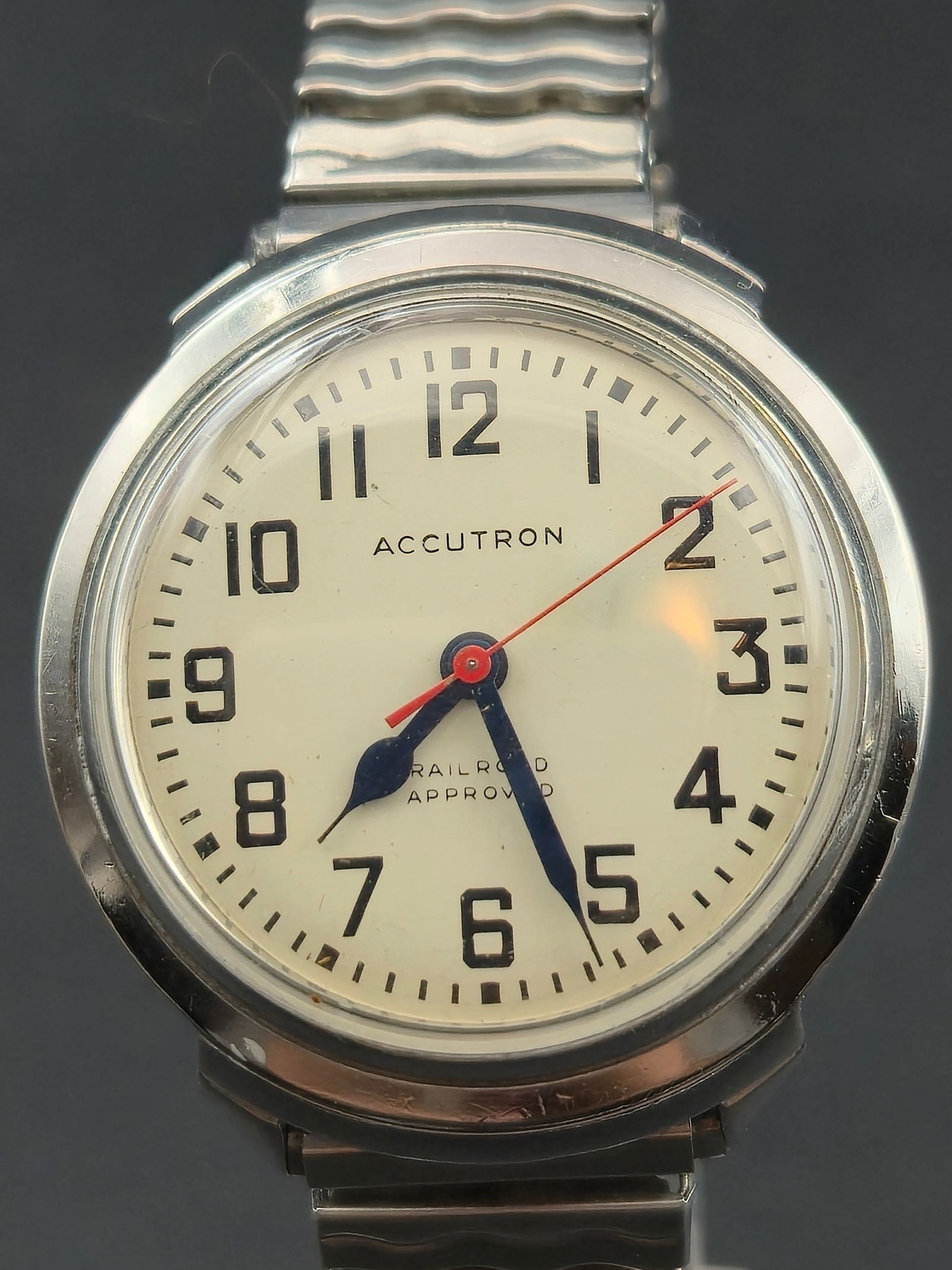 Bulova Accutron 214 Railroad Approved Tuning Fork Watch (1963, 35.7mm, Running) (1 of 10)