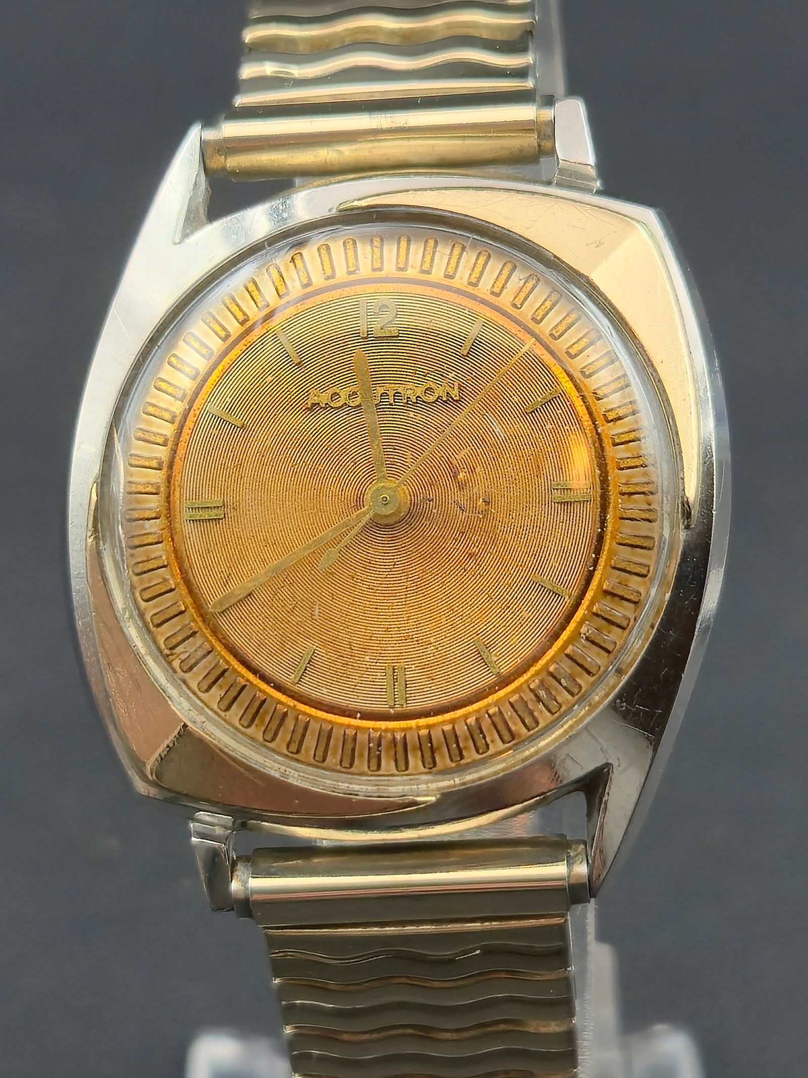 Bulova Accutron 214 14K Solid Gold Inlay Guilloché Dial Tuning Fork Watch (1970, 33.3mm, runs (1 of 11)