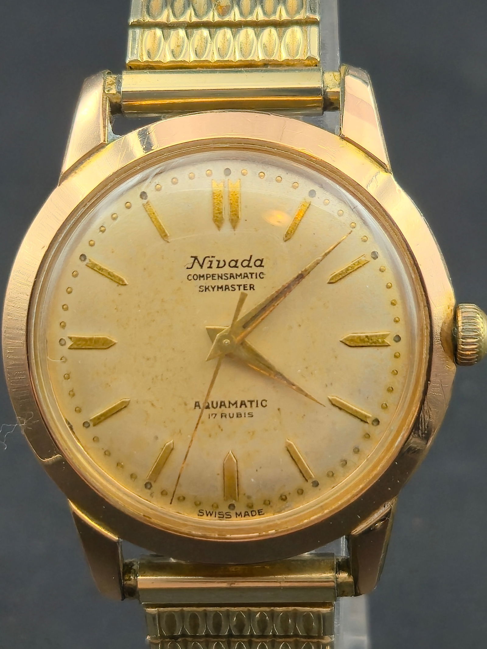 Nivada Compensamatic Skymaster Aquamatic 35 mm Gold-Tone 17 J Automatic Swiss Watch Runs (1 of 9)