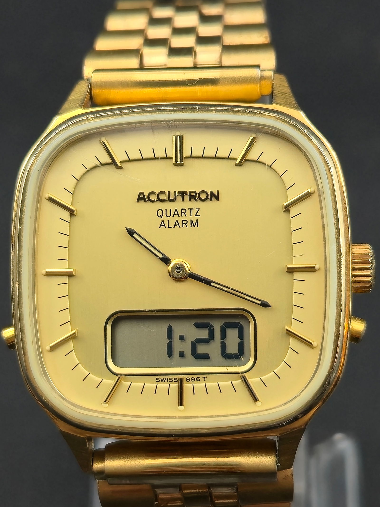1979 Bulova Accutron Quartz Alarm 31mm Gold-Tone Dual Display Watch (New Battery) (1 of 8)
