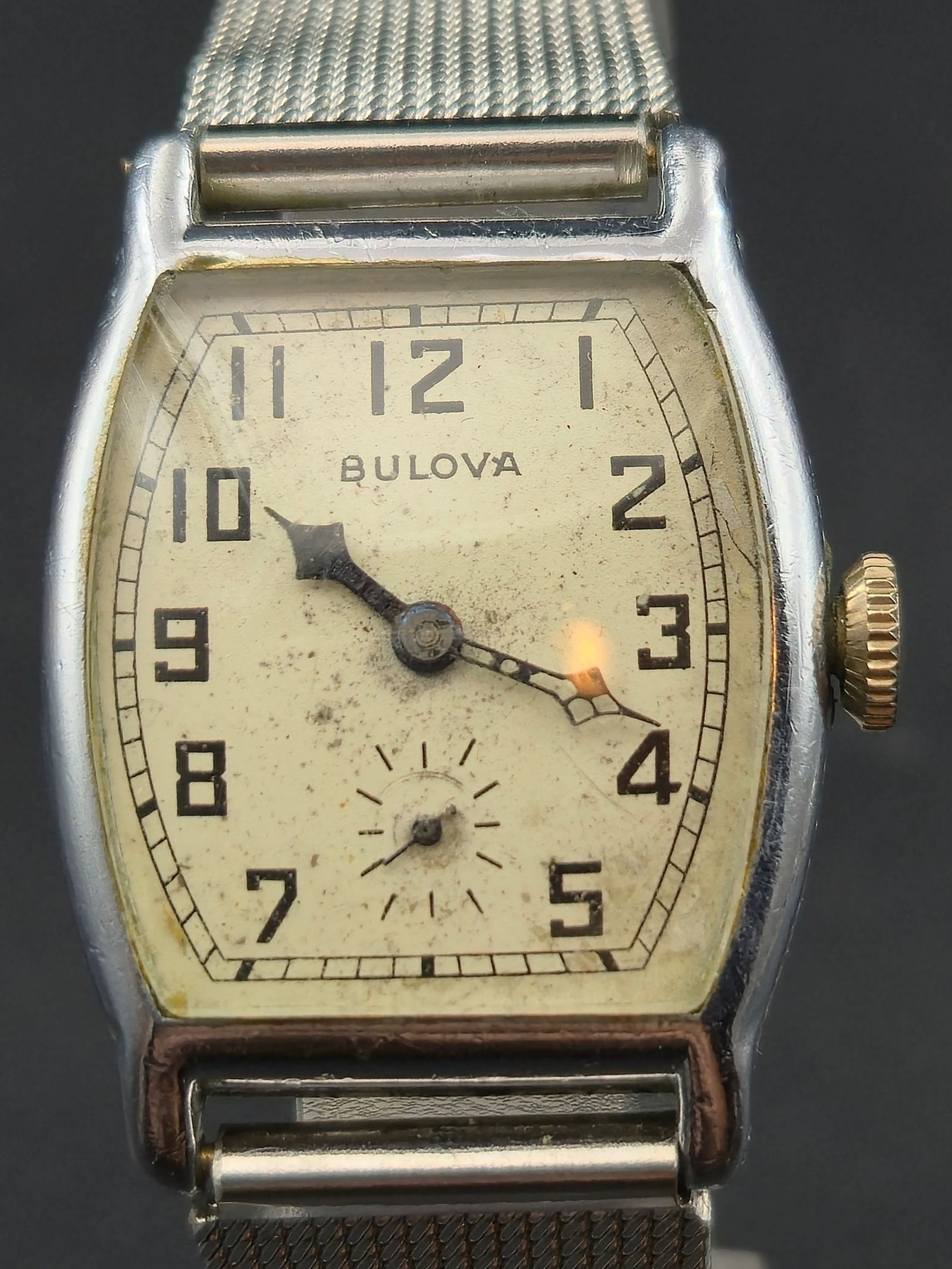 Bulova Wristwatch 1938 Model 10AL Art Deco Tonneau Case 15 Jewel (1 of 9)