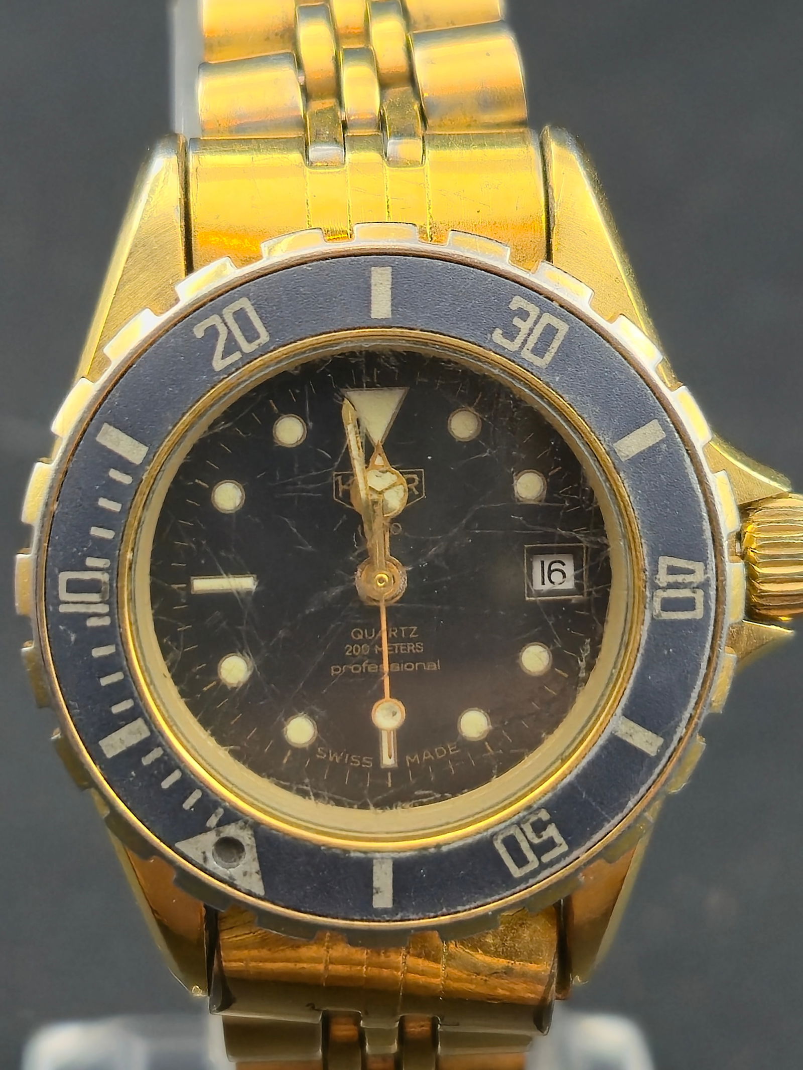 1980s Heuer 980.017N Professional 200 Meter Quartz Diver 28 mm (1 of 8)