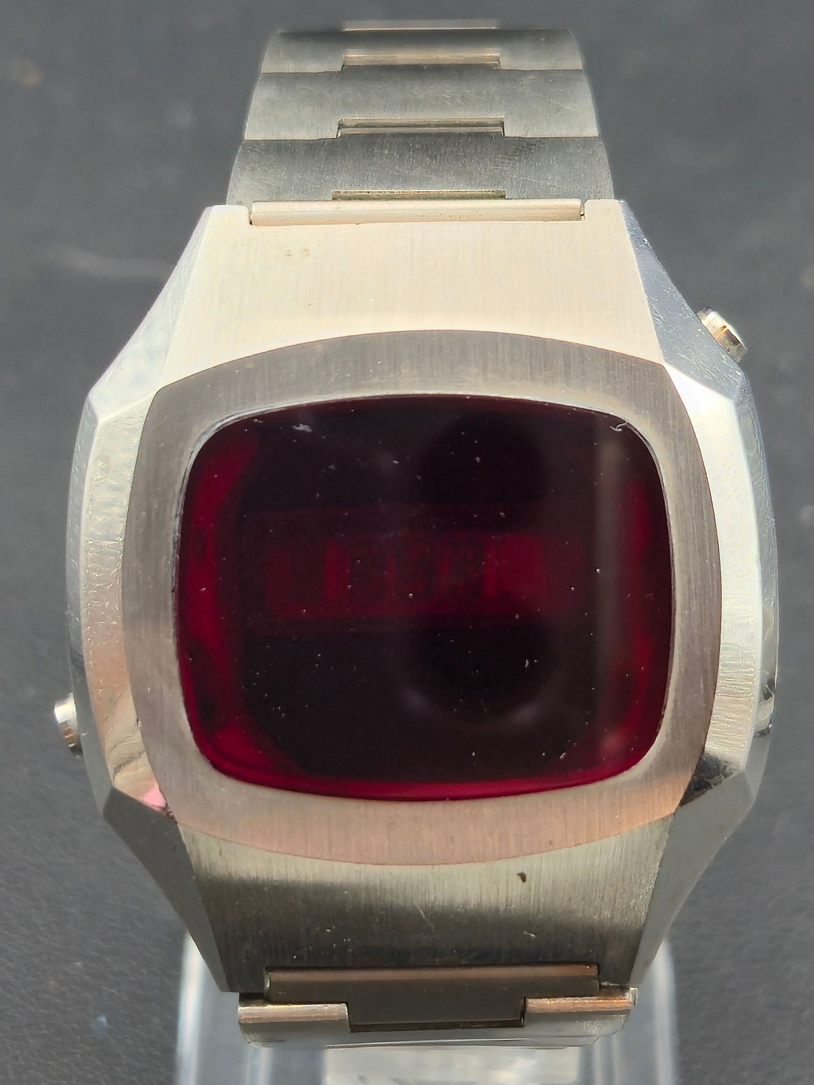 1970s MicroQuartz LED Digital Stainless Steel 38 mm Wristwatch (1 of 7)