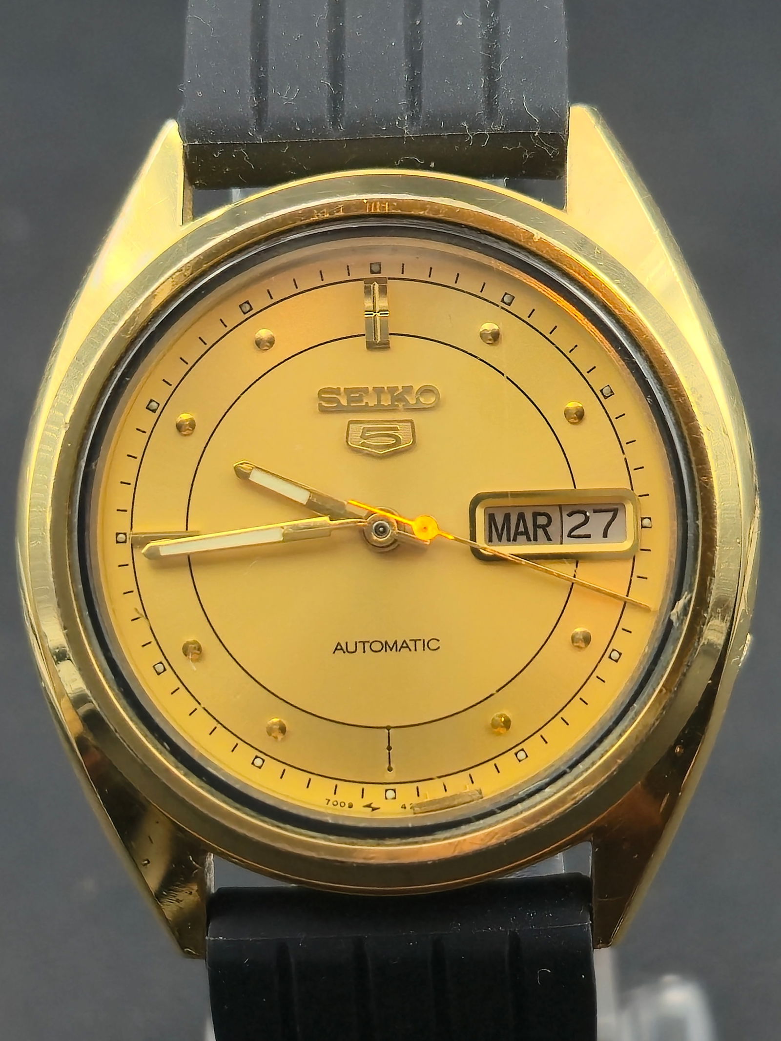 1970s Seiko 5 Automatic 37mm Gold Tone Watch Cal. 7009A Day-Date Runs (1 of 9)