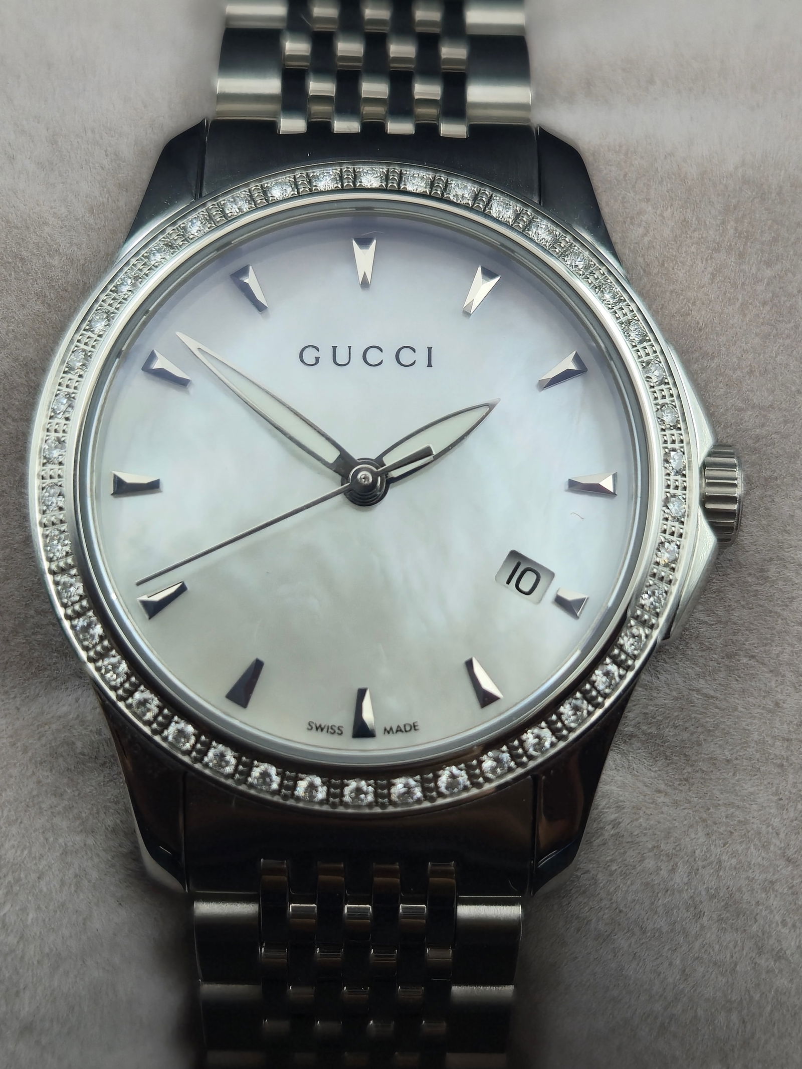 Gucci YA126506 G-Timeless Diamond Bezel Ladies Quartz Watch 28 mm NOS Full Set (1 of 16)