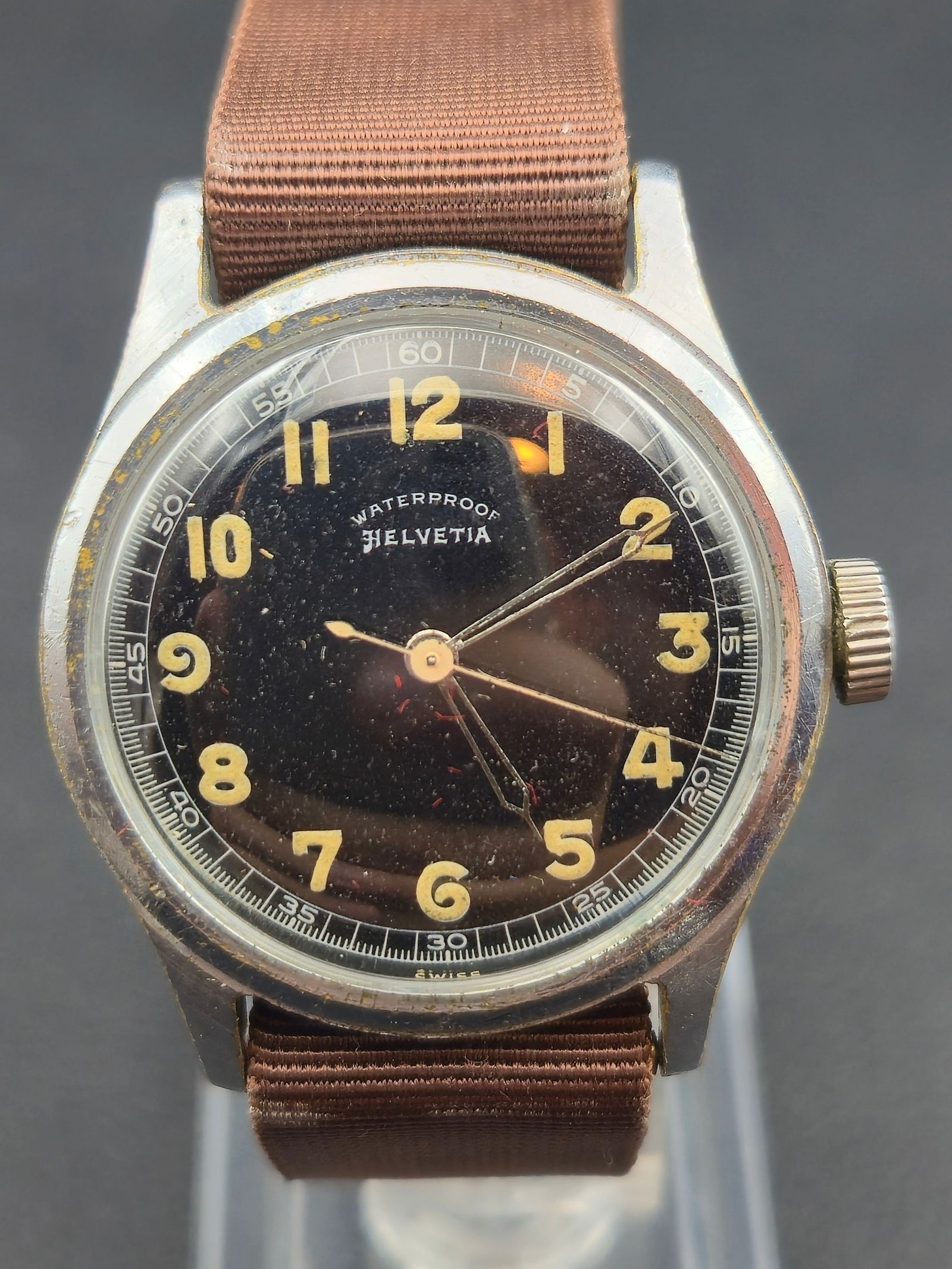 Helvetia Waterproof Military-Style Watch 33 mm 17J Cal. 820A – 1950s, Runs w/ Box (1 of 13)
