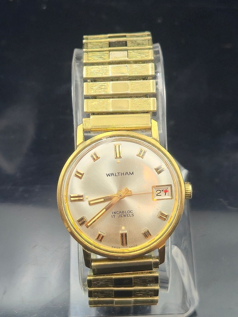 1960s Waltham Swiss 17J Automatic Wristwatch – Unworn with Box (1 of 6)