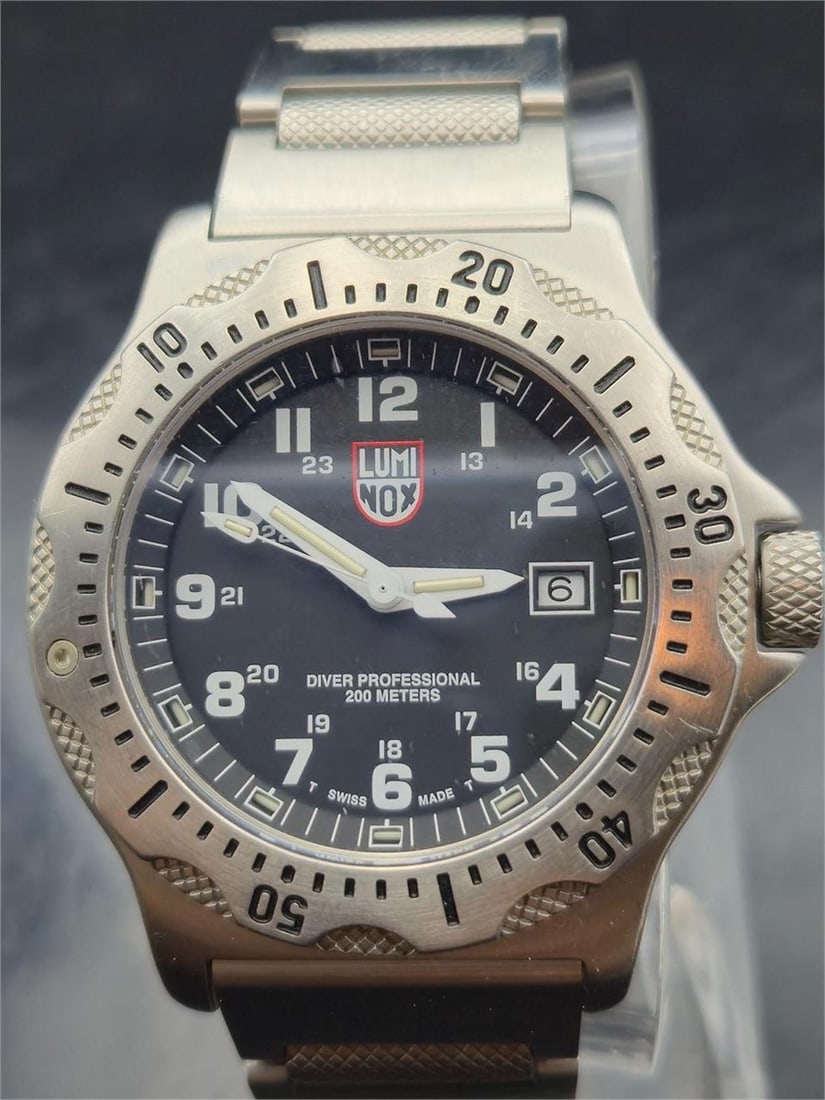 Mint Luminox Navy SEAL 8000 Diver 200M (1 of 10)