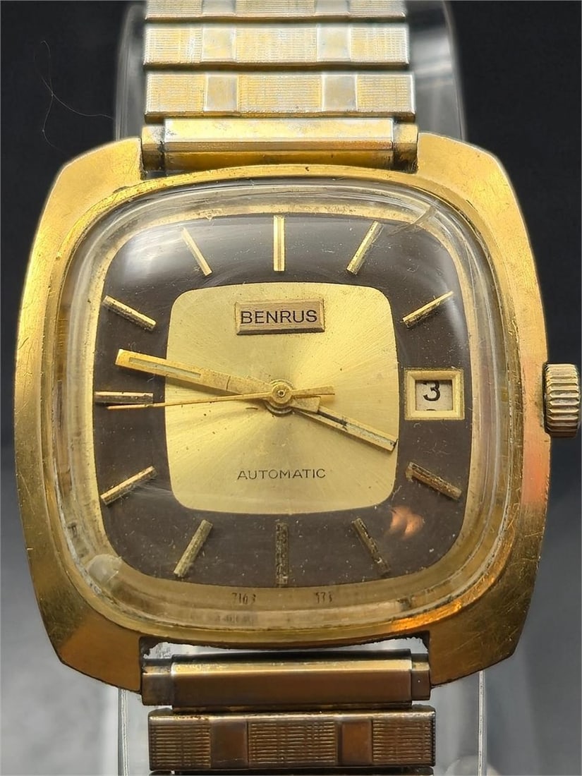 Benrus Gold-Tone Auto Cushion Watch – 35.6mm (1 of 8)