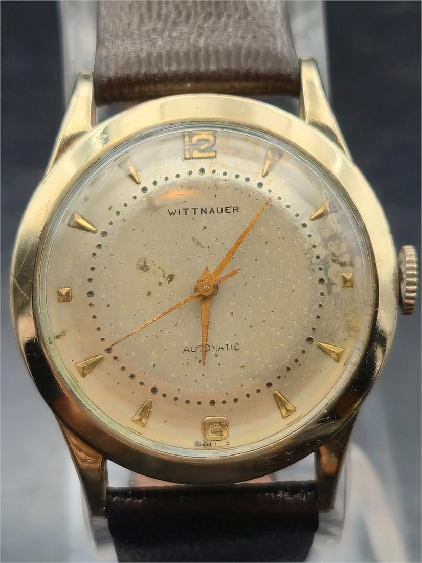 1957 Wittnauer 10K GF Auto 33.5mm Running: Vintage 1957 Wittnauer automatic wristwatch featuring a 10K gold-filled case (marked “Wittnauer – L&K – 10KT Gold Filled”) and a Swiss 17-jewel 11ARK movement, running and fully functional