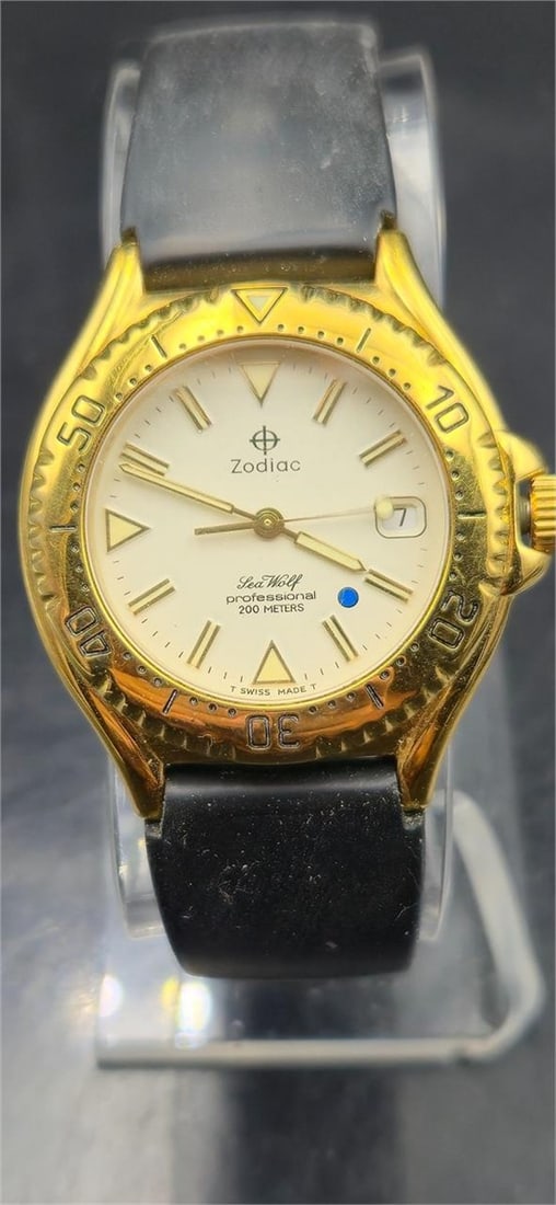 1990s Zodiac Sea Wolf Pro 200M Gold Tone Quartz (1 of 7)