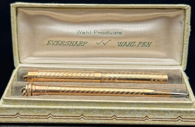 Vintage WAHL Eversharp Gold Filled Fountain Pen and and Pencil Set (1 of 8)