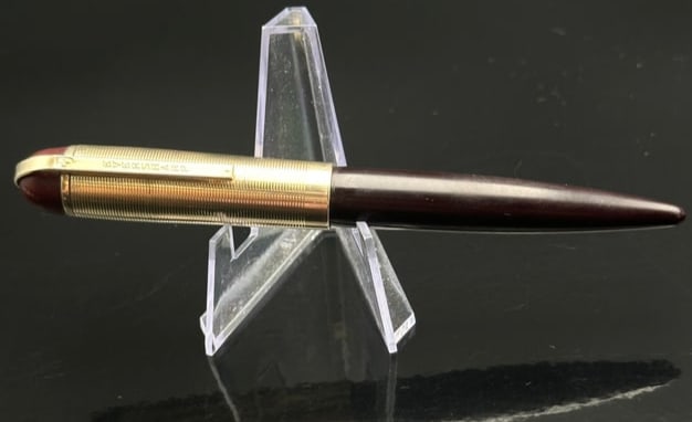 Wahl-Eversharp Skyline Burgundy Fountain Pen – 14k Gold Nib – 1940s (1 of 6)