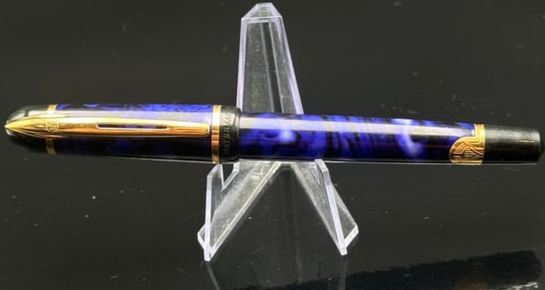 Waterman Paris Blue Marble Lacquer Fountain Pen – Gold Trim, Medium Nib (1 of 7)