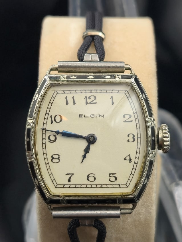 1947 Lady Elgin 15-Jewel 14K Gold-Filled Wristwatch, Wadsworth Case,: Vintage c.1947 Lady Elgin 15-jewel manual wind wristwatch, USA made, housed in a Wadsworth Quality case marked 10% 14K Gold Filled, serial 7195871. The movement is signed Lady Elgin U.S.A., serial num