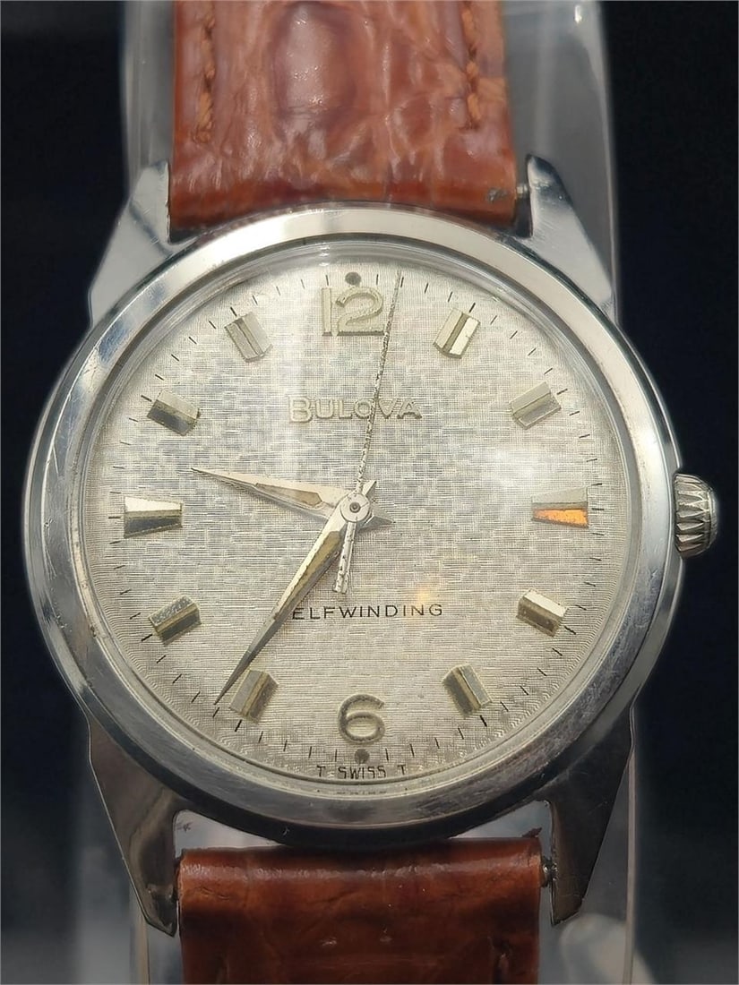 1960s Bulova Auto Linen Dial – 17J Swiss Watch (1 of 9)