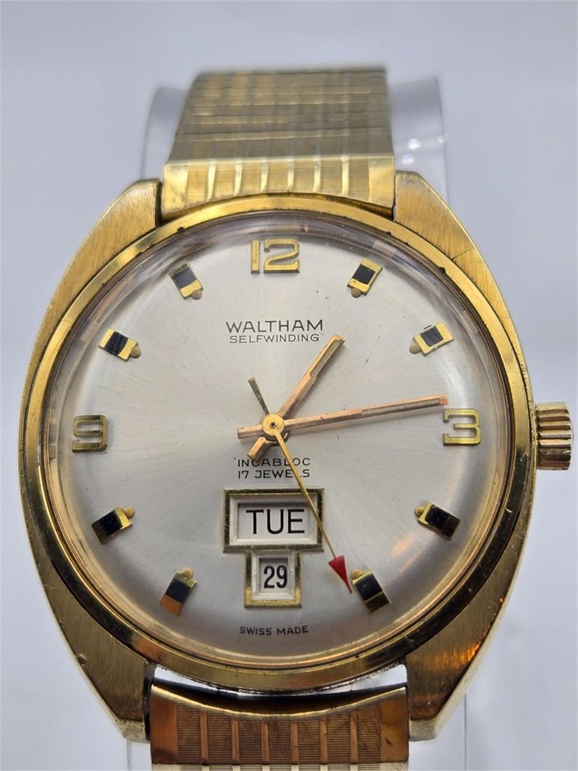 1970s waltham auto day/date gold tone mens watch: Vintage 1970s waltham auto day/date gold tone mens watchRunning!Thank you for viewing this auction. We are a dedicated team of vintage watch and antique enthusiasts with years of experience in collect