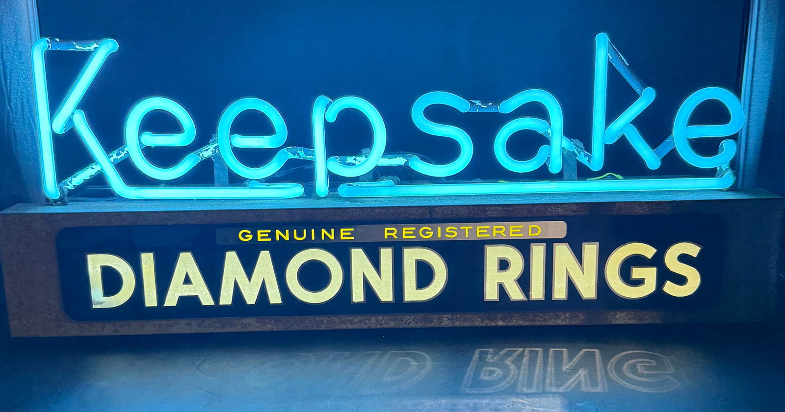 Vintage original 1950s era neon sign for "Keepsake Diamond Rings." (1 of 12)
