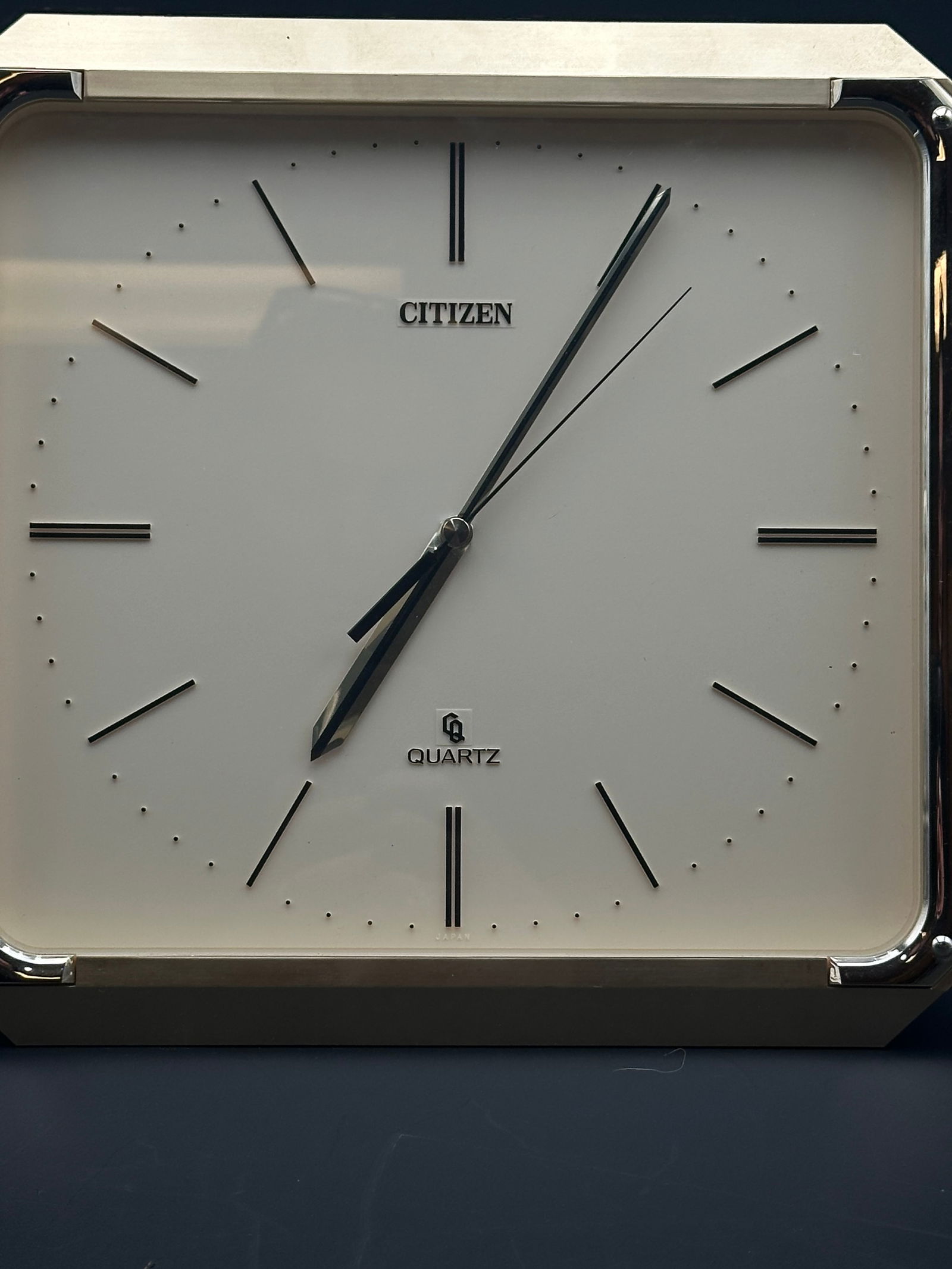 Vintage Citizen Quartz Wall Clock Japan, Model Q40000B (1 of 7)