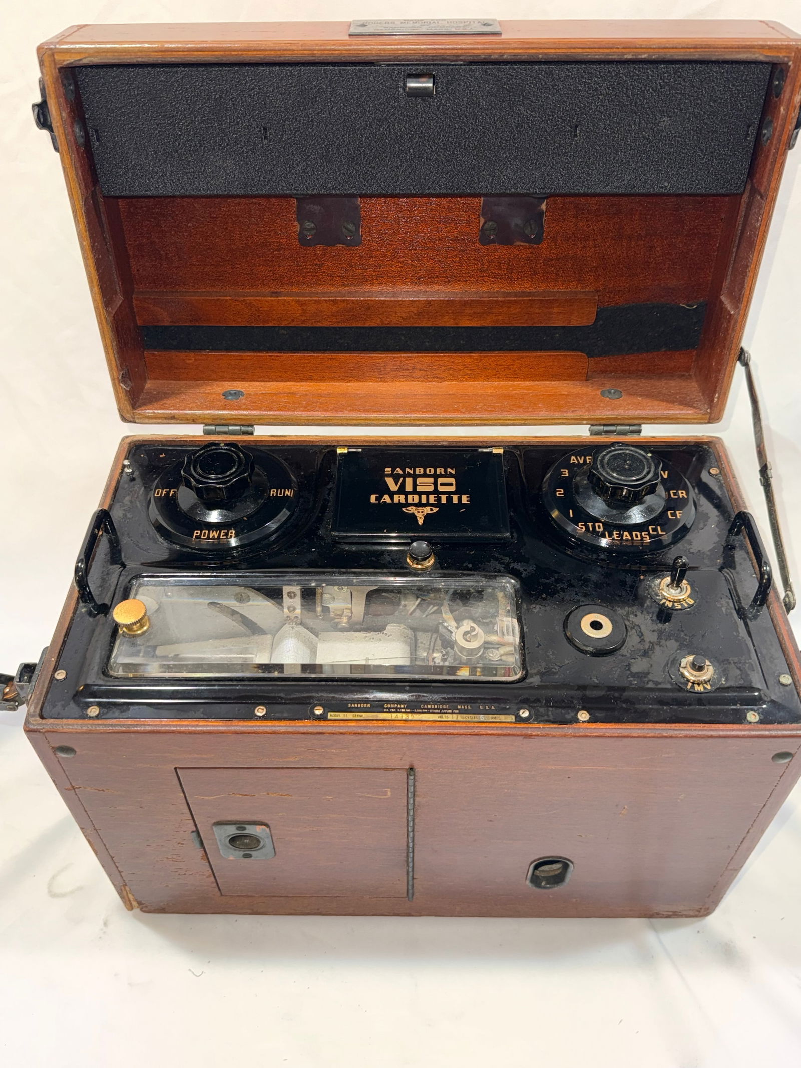 Antique Sanborn Viso-Cardiette, a portable electrocardiograph (ECG) machine from the 1940s. (1 of 10)
