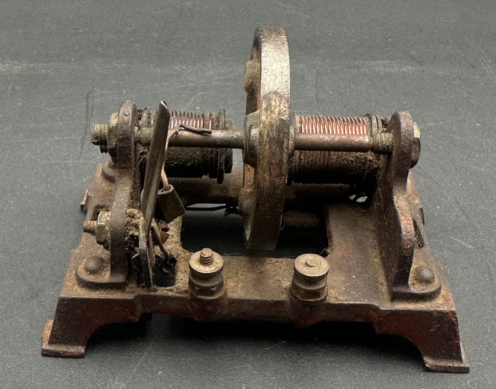 Antique Weeden Toy Electric Bipolar Motor (1 of 6)