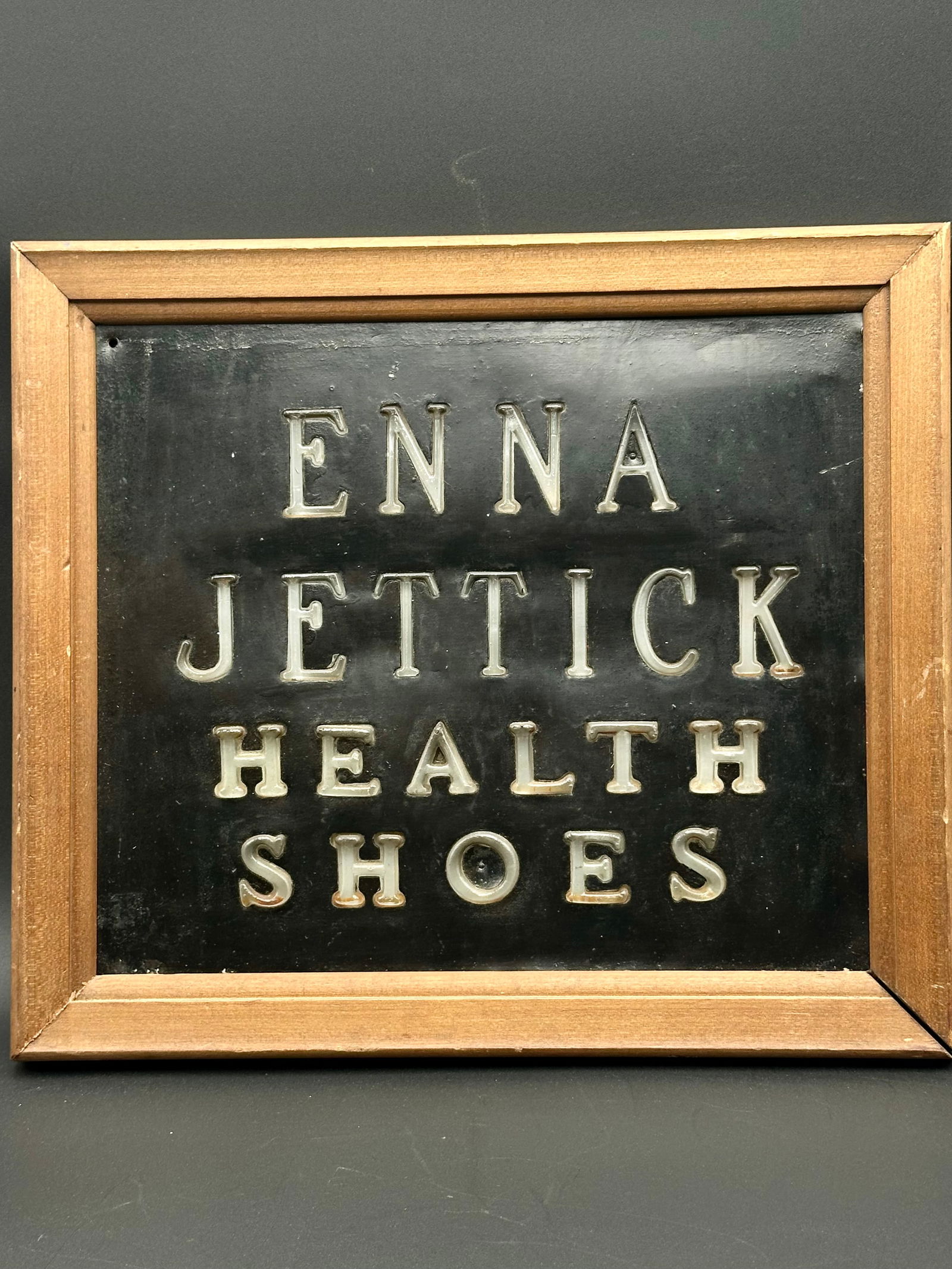 Vintage Enna Jettick Health Shoes Reverse Painted Glass Sign – Framed (1 of 7)