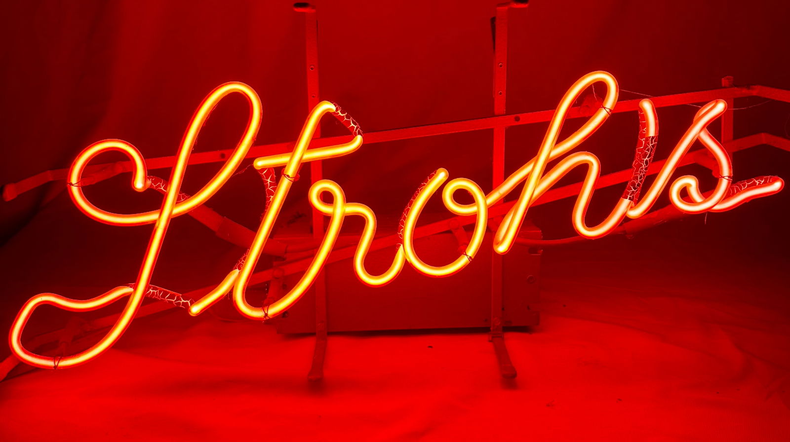 Vintage Stroh's Beer Logo Neon Light (1 of 8)