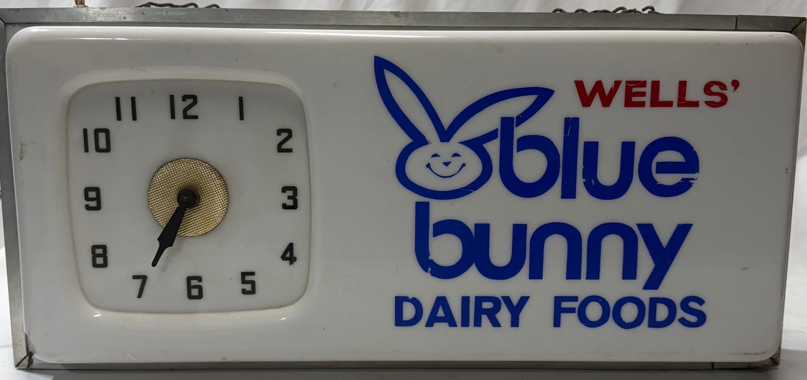 vintage Wells' Blue Bunny Ice Cream Dairy Foods advertising clock. (1 of 6)