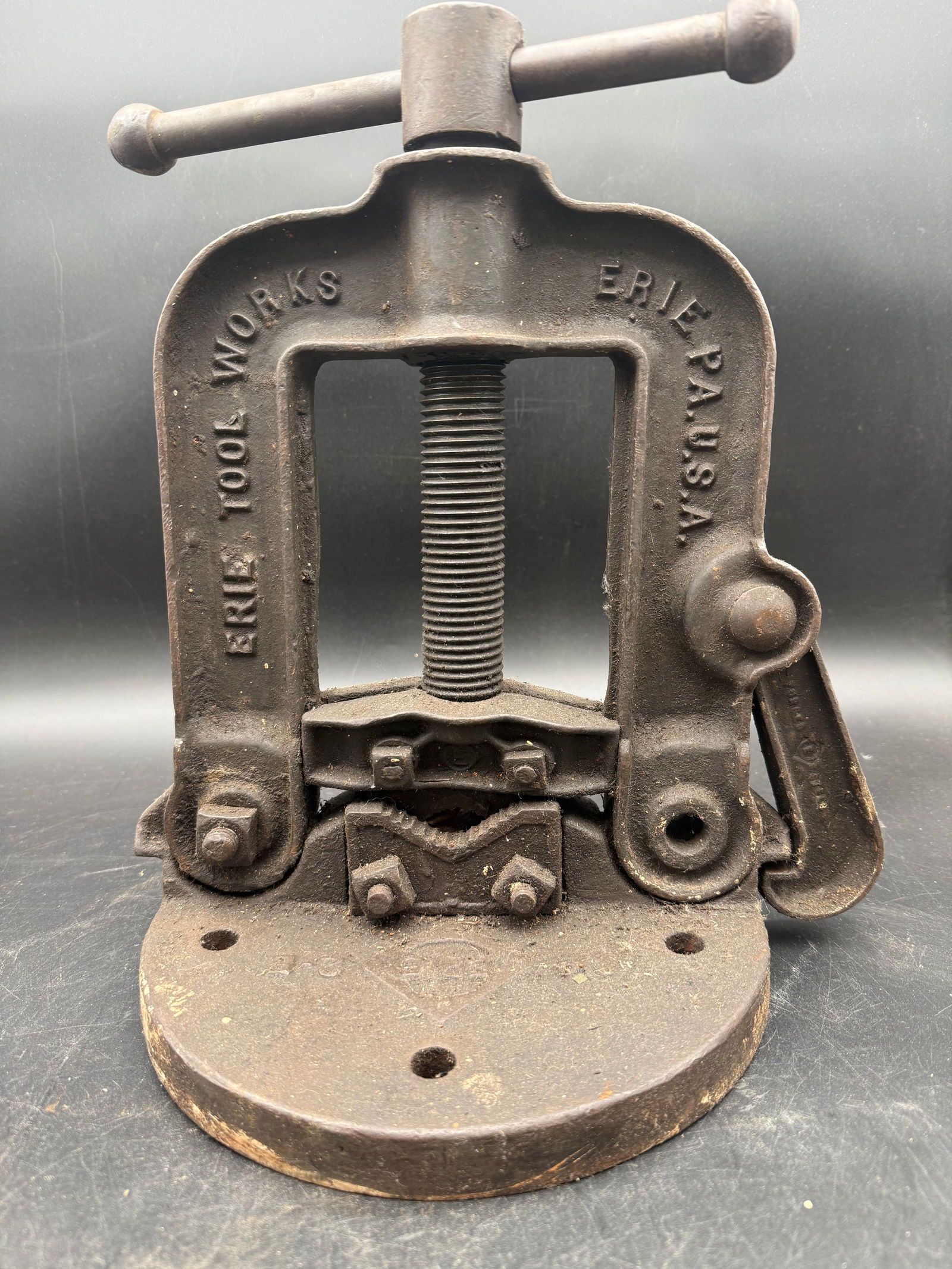 Vintage Erie Tool Works pipe vise. (1 of 10)